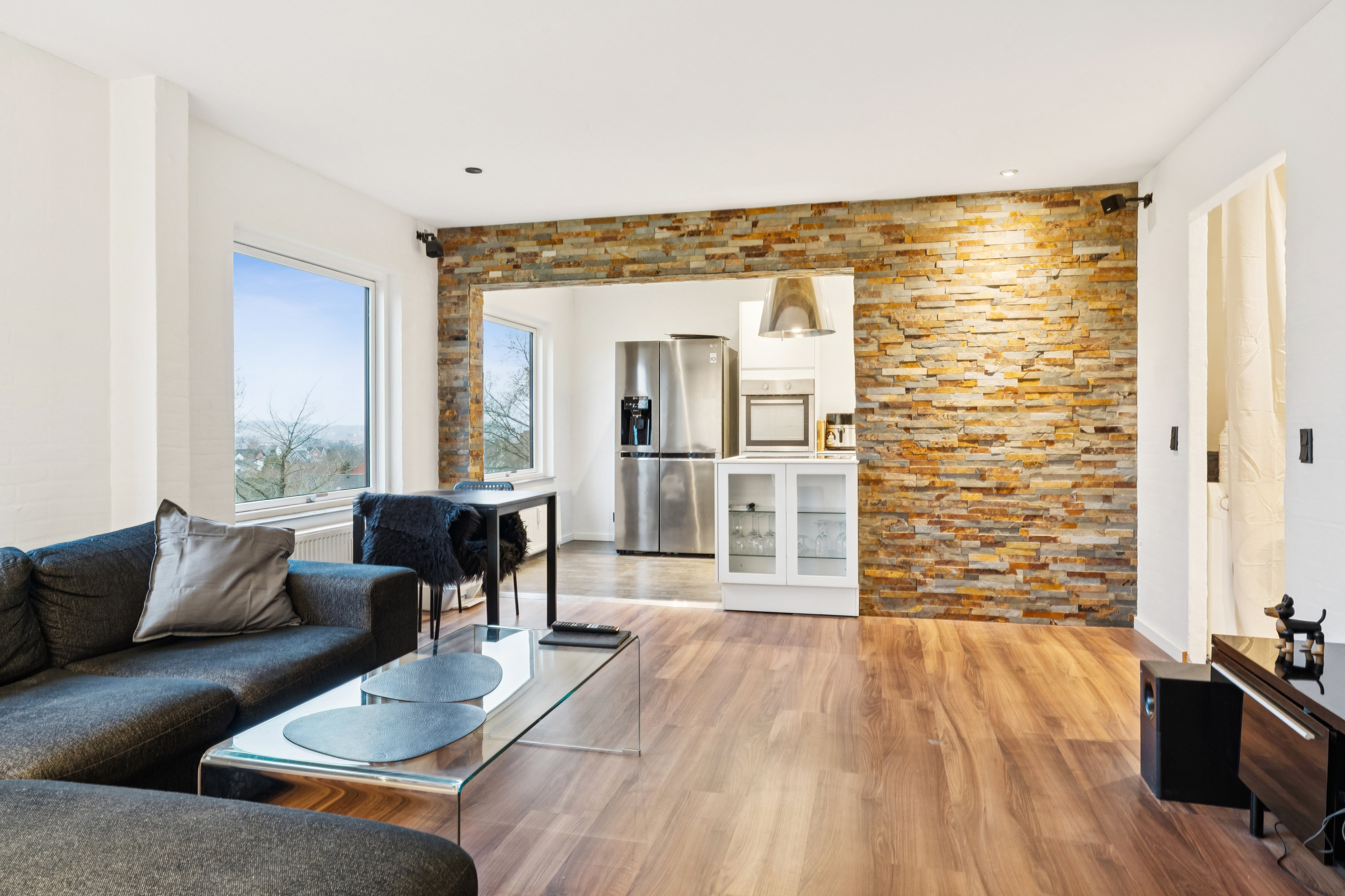 Fremhævet stue billede i fuldskærmstilstand. Billede af Årestrupsvej 26, 2. mf., Vejgaard, 9000 Aalborg