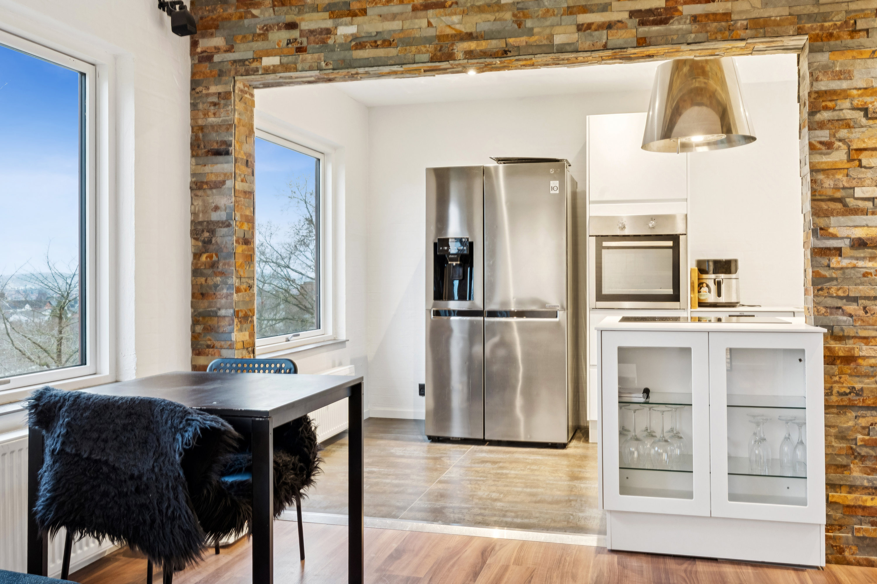 Fremhævet stue billede i fuldskærmstilstand. Billede af Årestrupsvej 26, 2. mf., Vejgaard, 9000 Aalborg