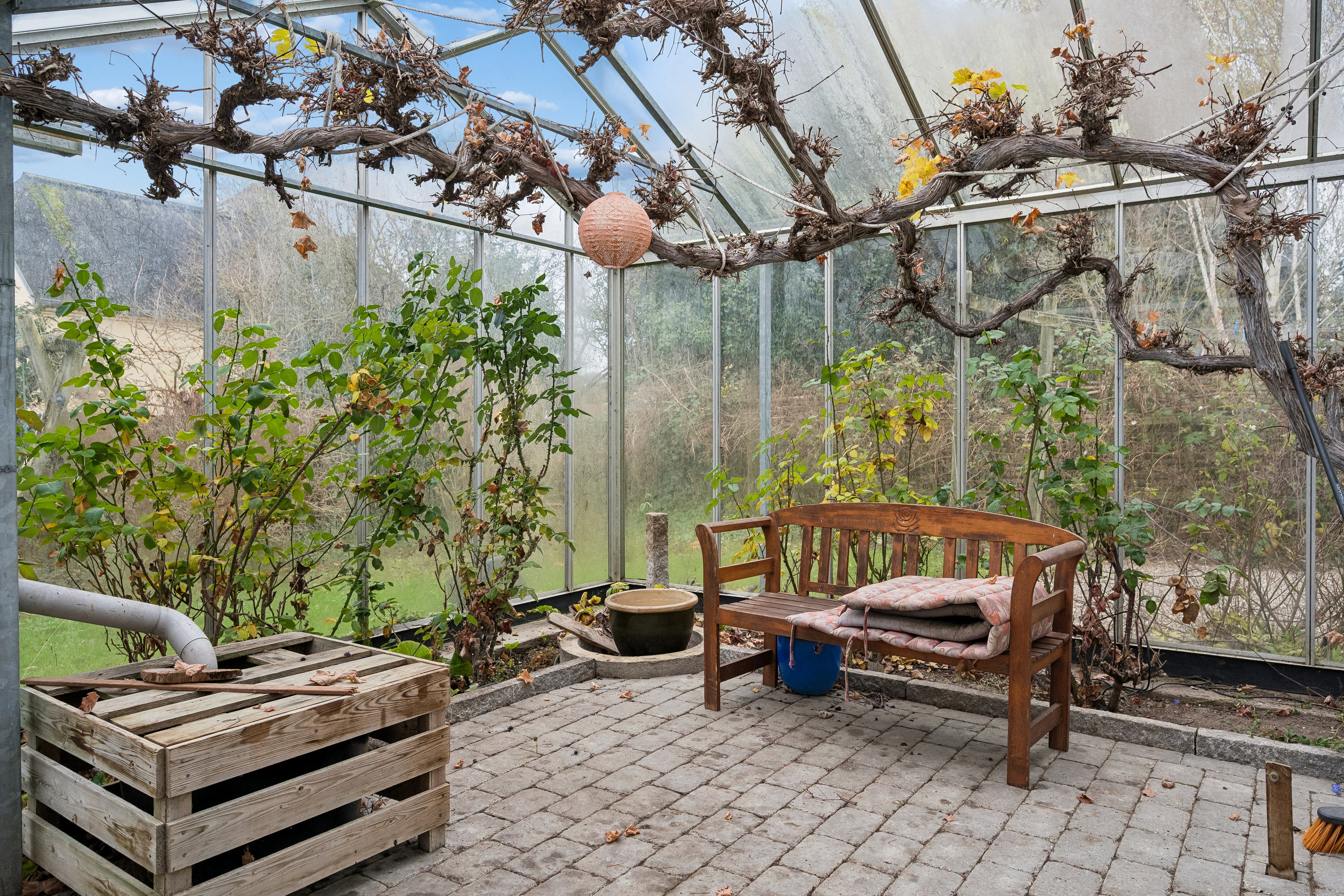 Fremhævet gårdmiljø billede i fuldskærmstilstand. Billede af Vinkelvej 7, 8240 Risskov