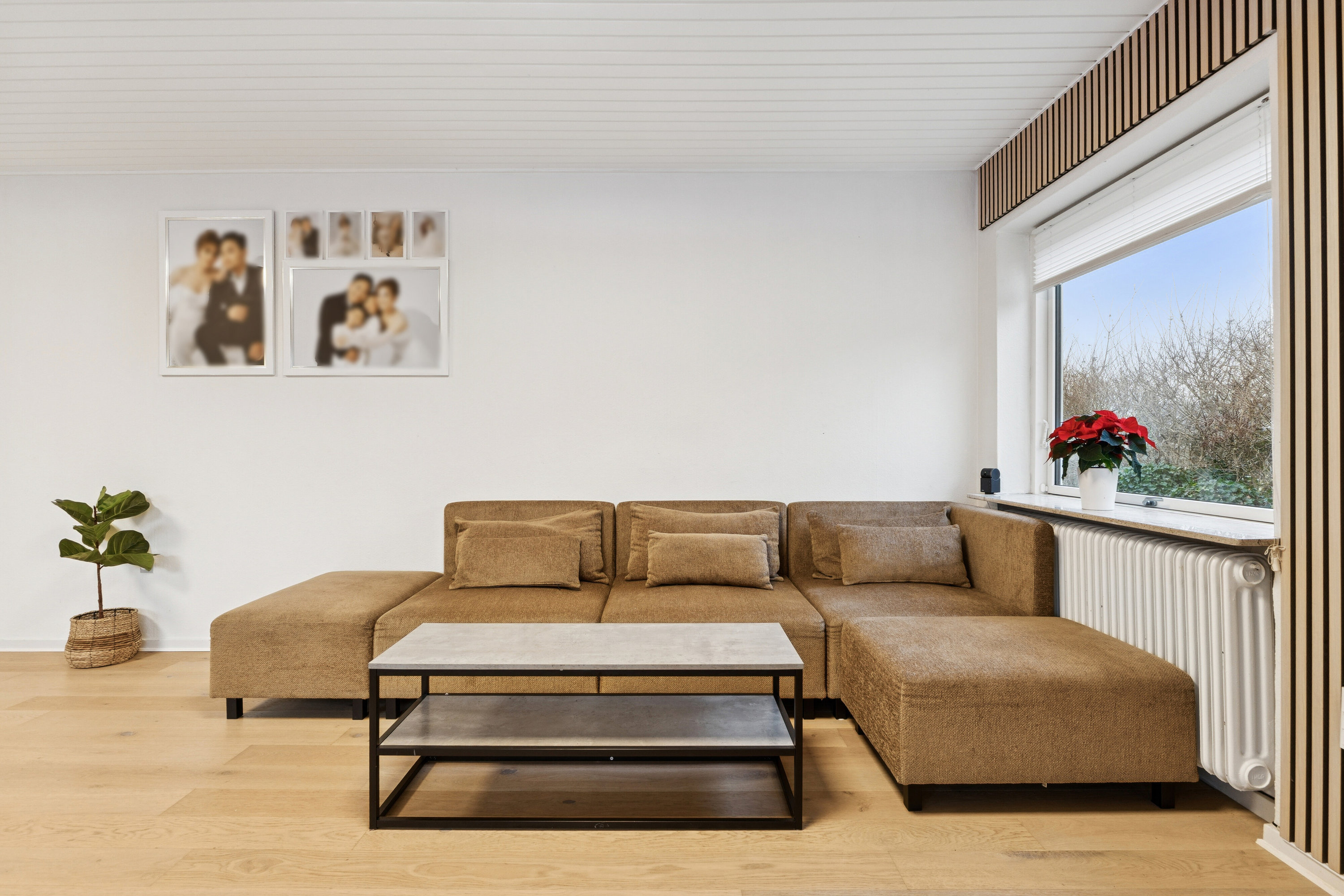 Fremhævet stue billede i fuldskærmstilstand. Billede af Skolevænget 2, 7430 Ikast