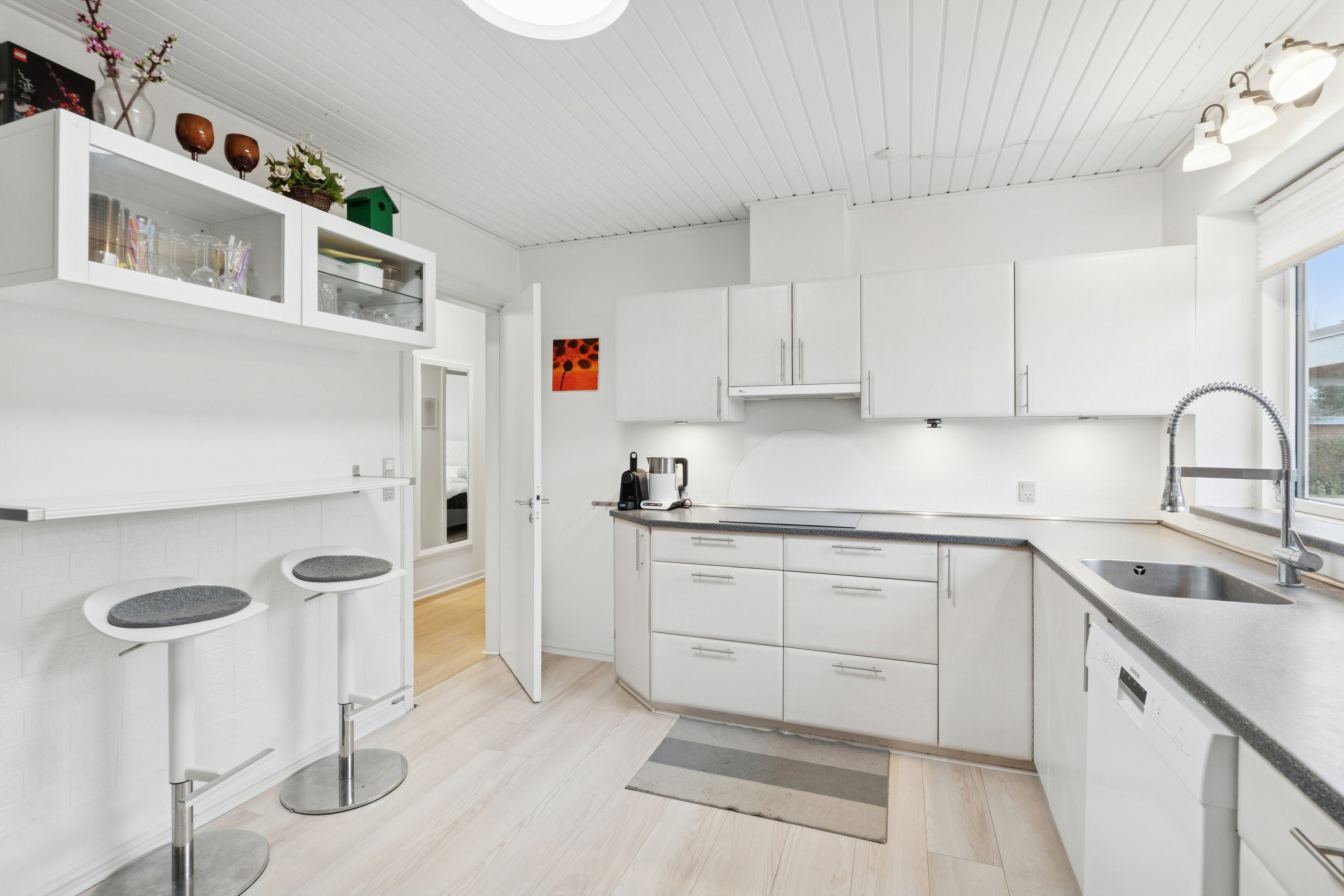 Miniaturebillede 1: køkken. Billede af Skolevænget 2, 7430 Ikast