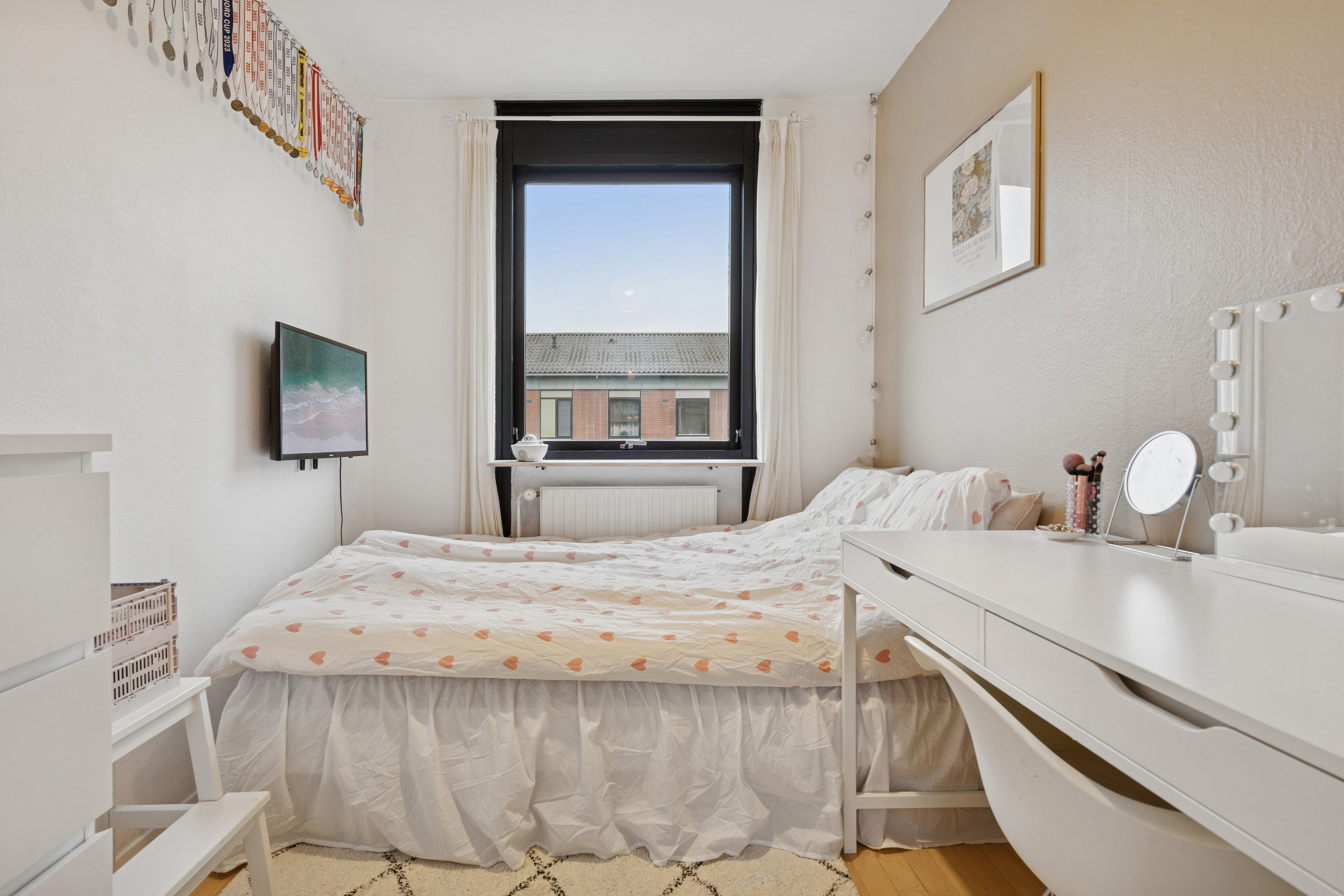 Fremhævet soveværelse billede i fuldskærmstilstand. Billede af Elmehusene 181, 2600 Glostrup