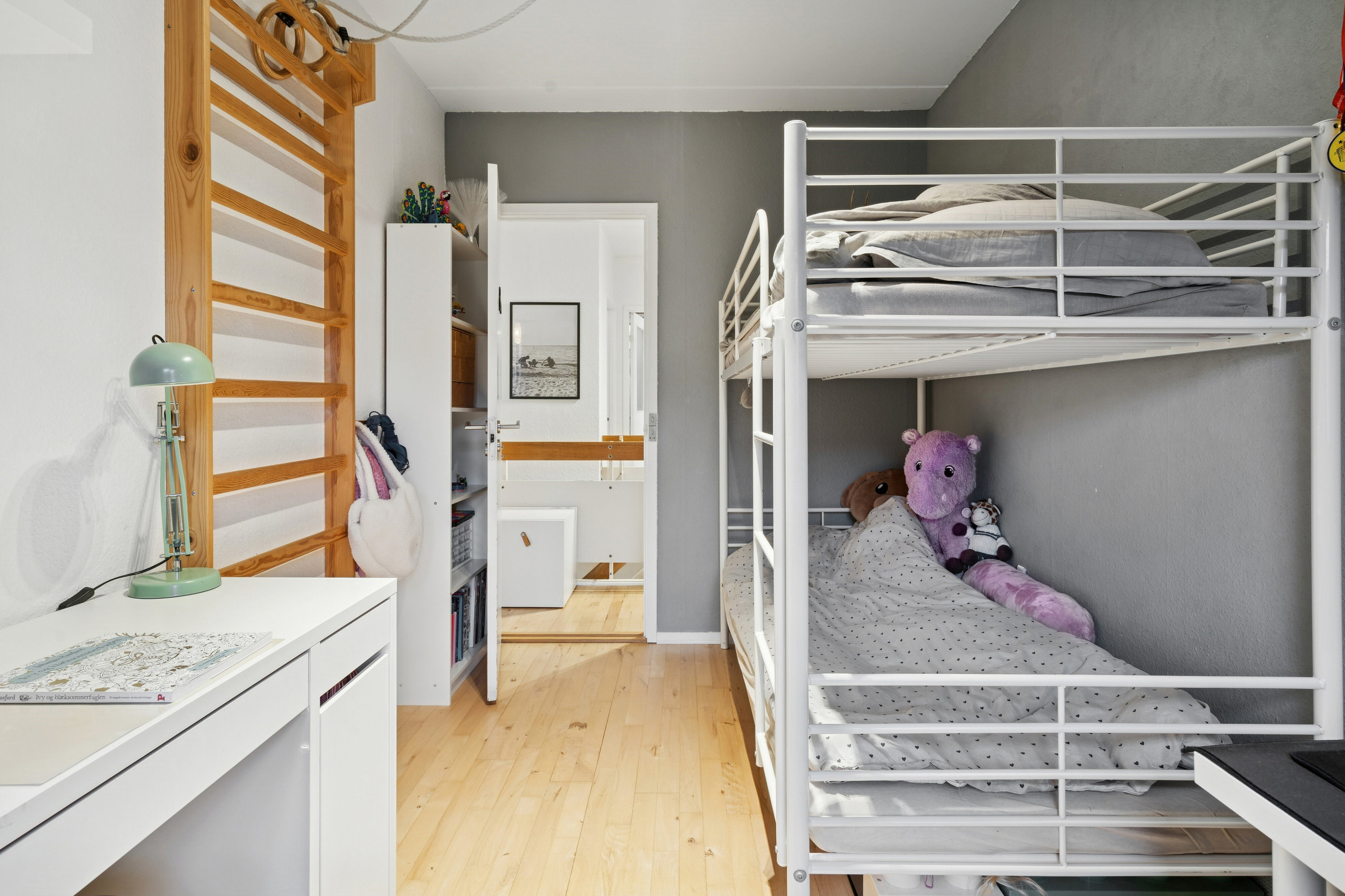 Fremhævet soveværelse billede i fuldskærmstilstand. Billede af Elmehusene 181, 2600 Glostrup