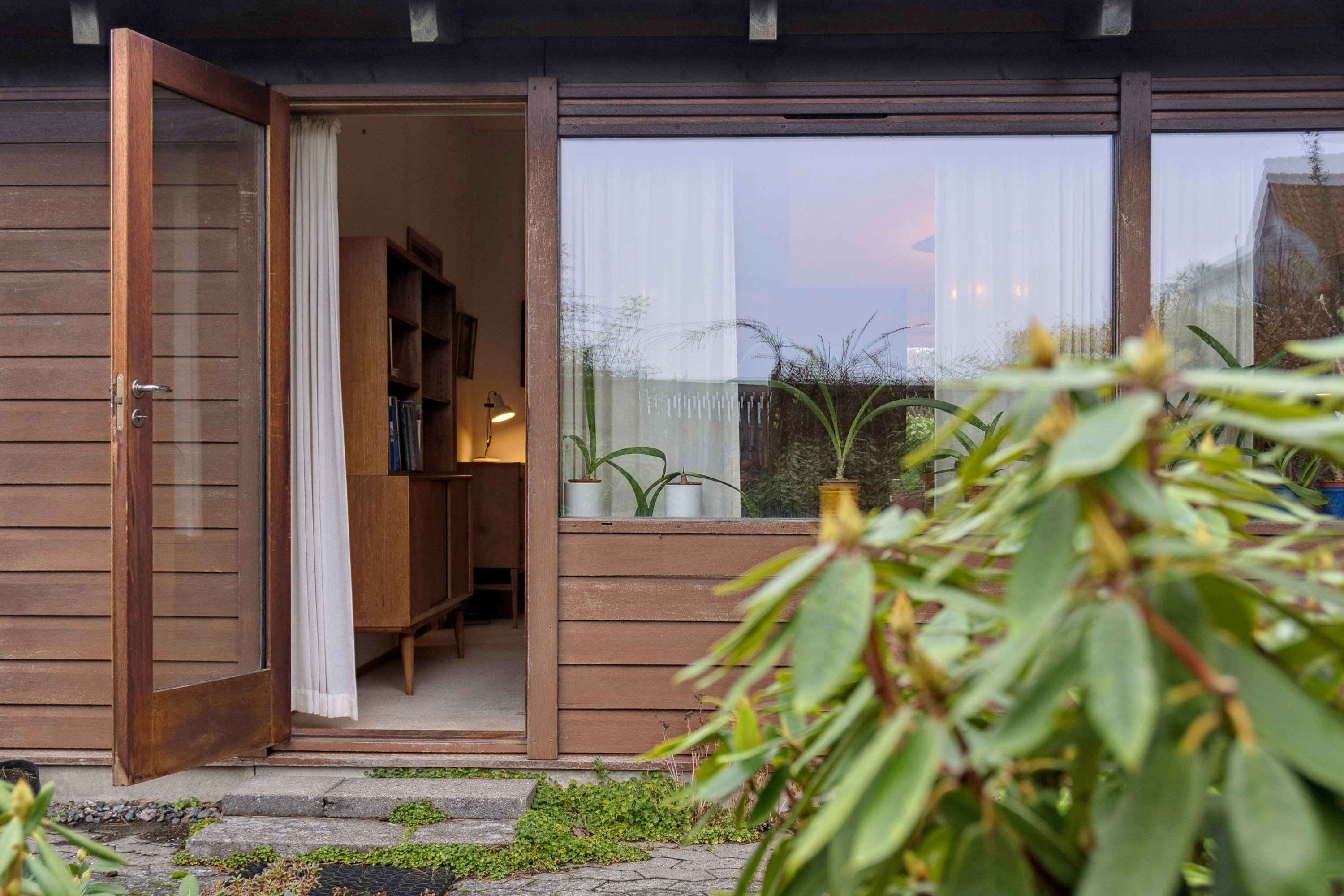 Fremhævet udendørs billede i fuldskærmstilstand. Billede af Nyholms Alle 64, 2610 Rødovre