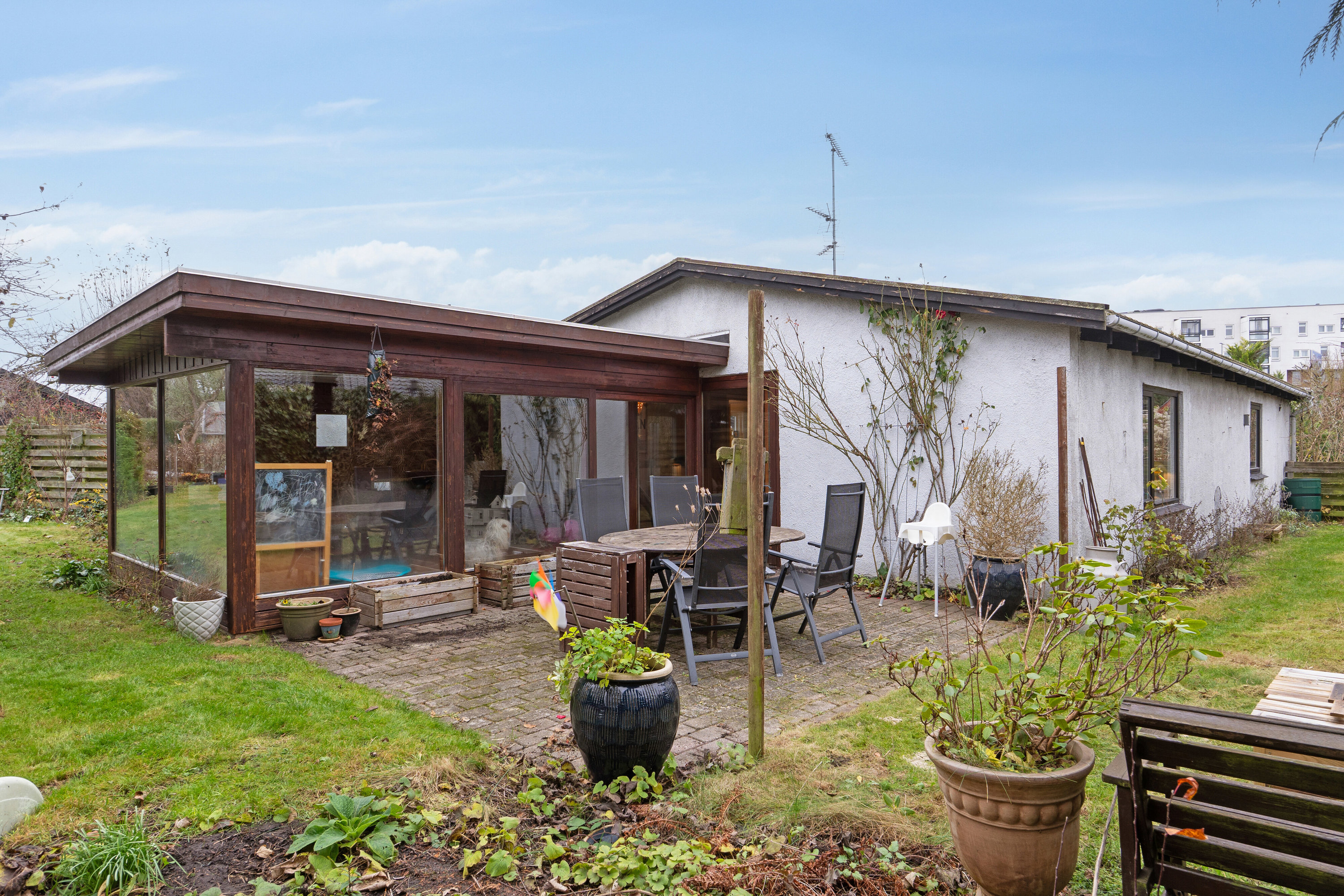 Fremhævet set fra haven billede i fuldskærmstilstand. Billede af Ved Harrestrup Å 19, 2610 Rødovre