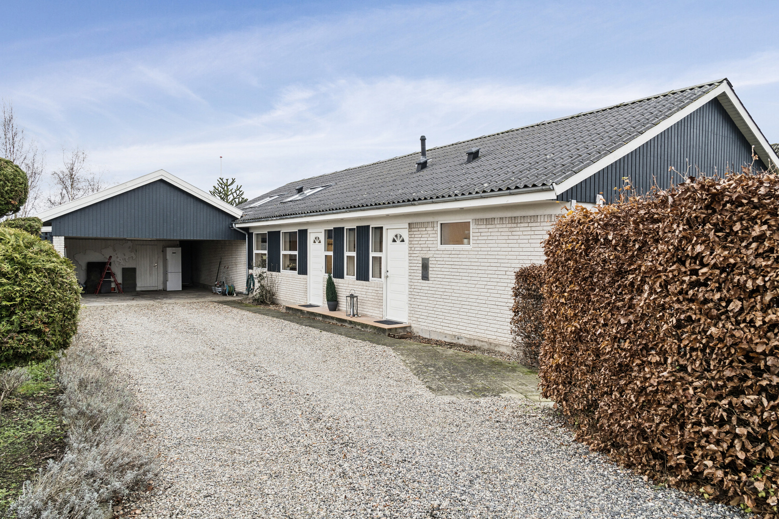 Fremhævet set fra vejen billede i fuldskærmstilstand. Billede af Urtehaven 29, 4300 Holbæk