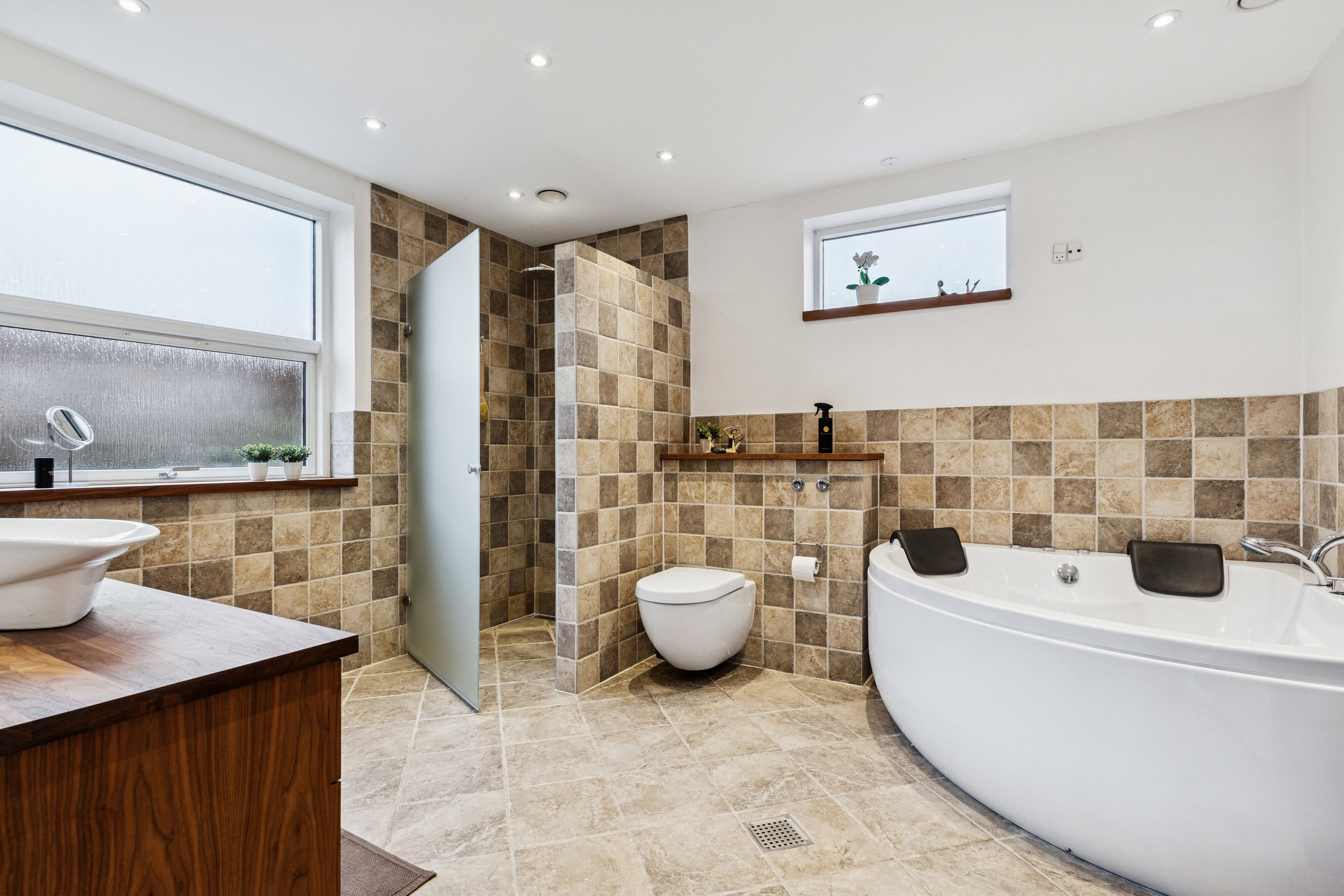 Fremhævet badeværelse billede i fuldskærmstilstand. Billede af Urtehaven 29, 4300 Holbæk