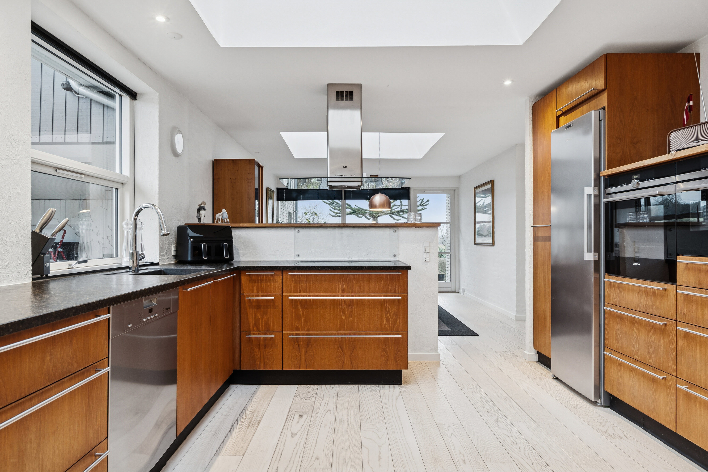 Fremhævet køkken billede i fuldskærmstilstand. Billede af Urtehaven 29, 4300 Holbæk