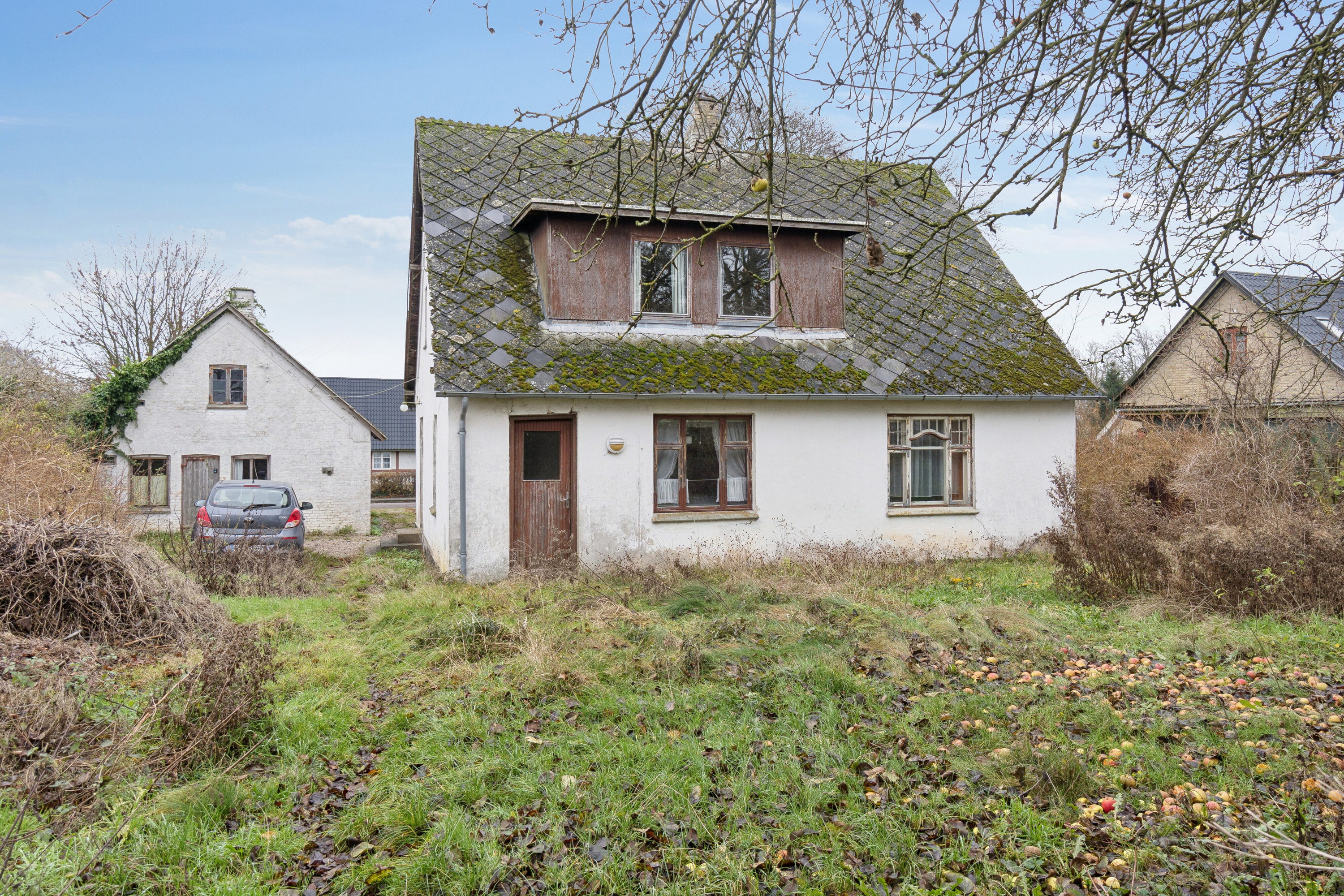 Fremhævet set fra haven billede i fuldskærmstilstand. Billede af Jorløse Byvej 28, 4470 Svebølle