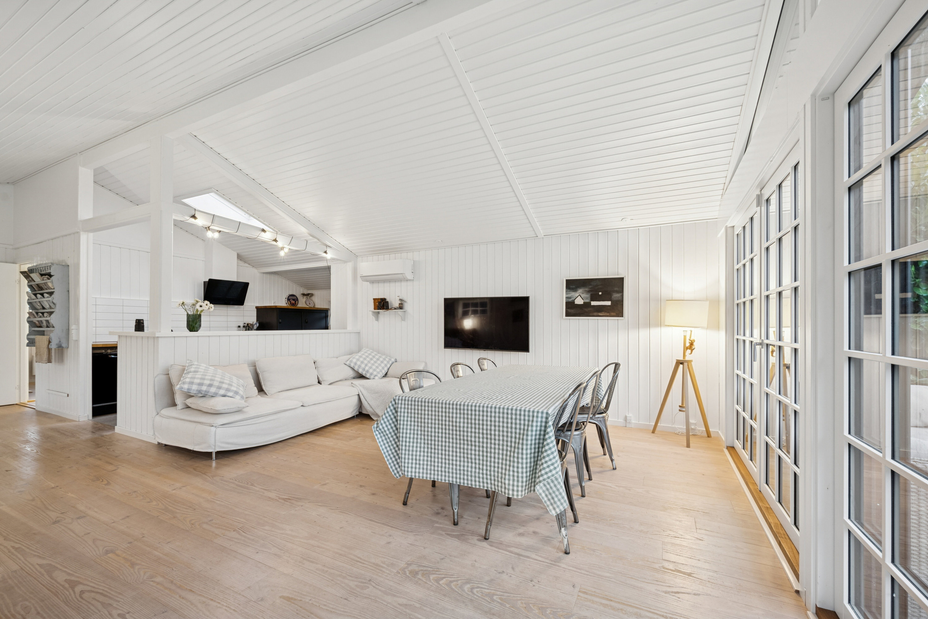 Fremhævet stue billede i fuldskærmstilstand. Billede af Lerager 12, 3250 Gilleleje