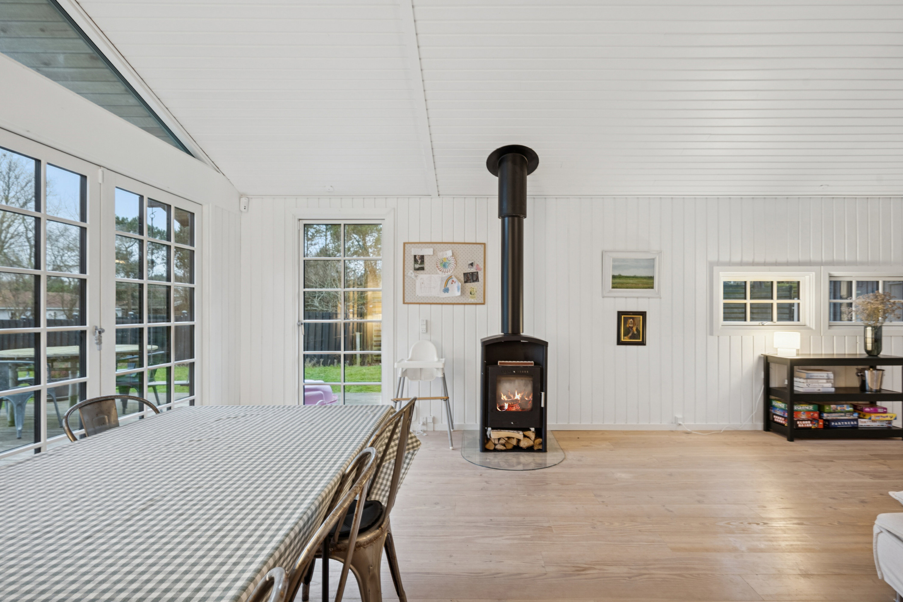 Fremhævet spisestue billede i fuldskærmstilstand. Billede af Lerager 12, 3250 Gilleleje