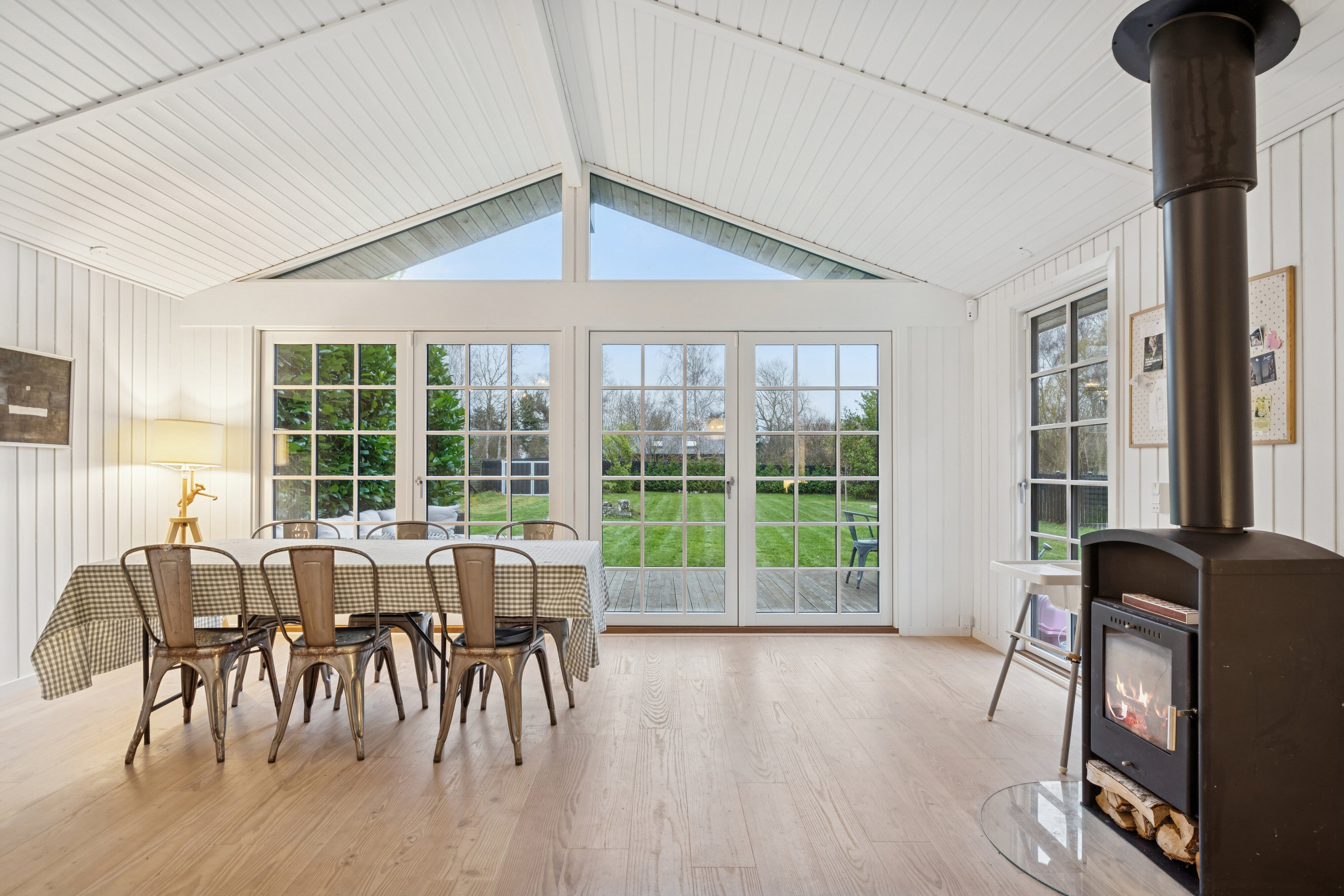 Fremhævet spisestue billede i fuldskærmstilstand. Billede af Lerager 12, 3250 Gilleleje