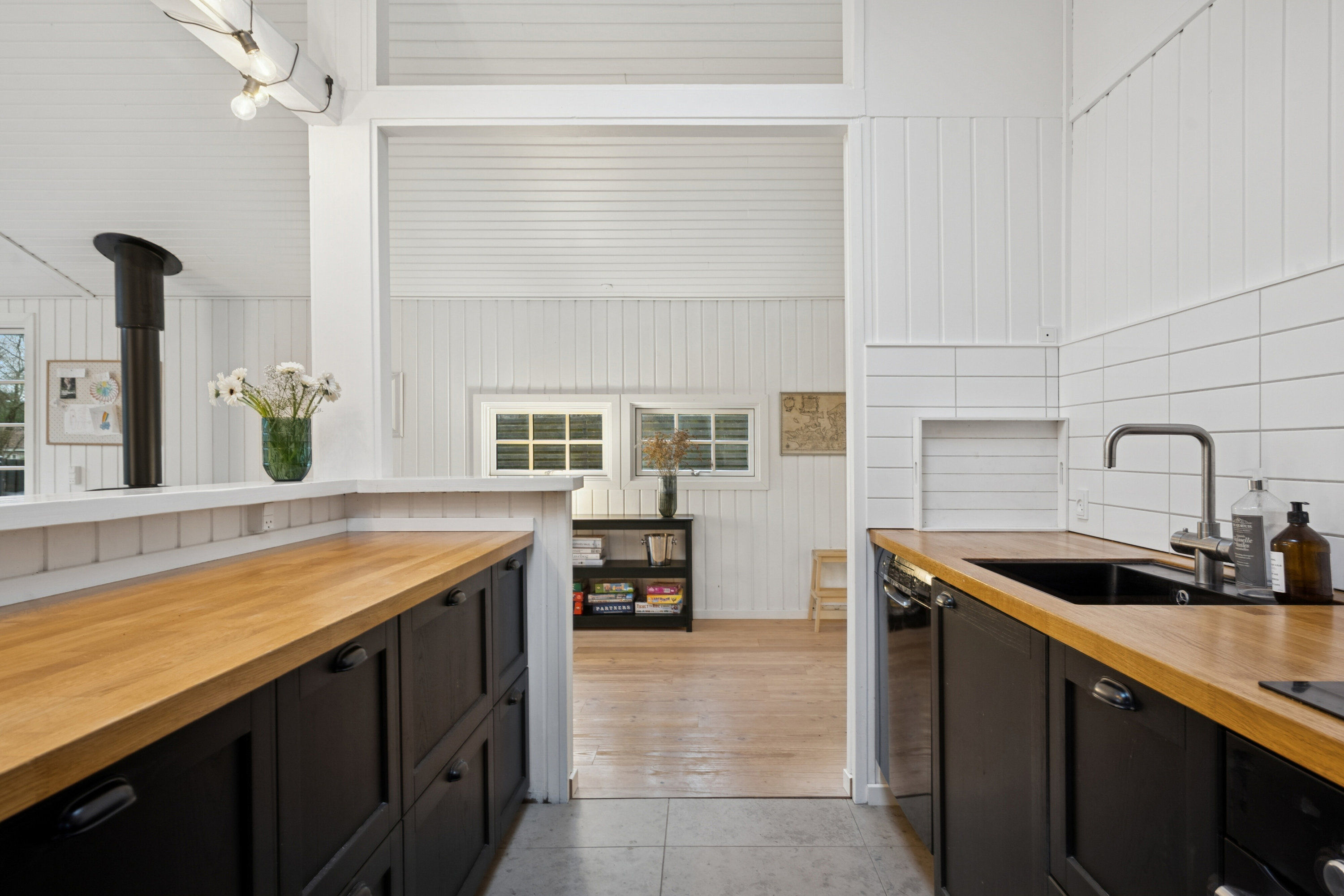 Fremhævet køkken billede i fuldskærmstilstand. Billede af Lerager 12, 3250 Gilleleje