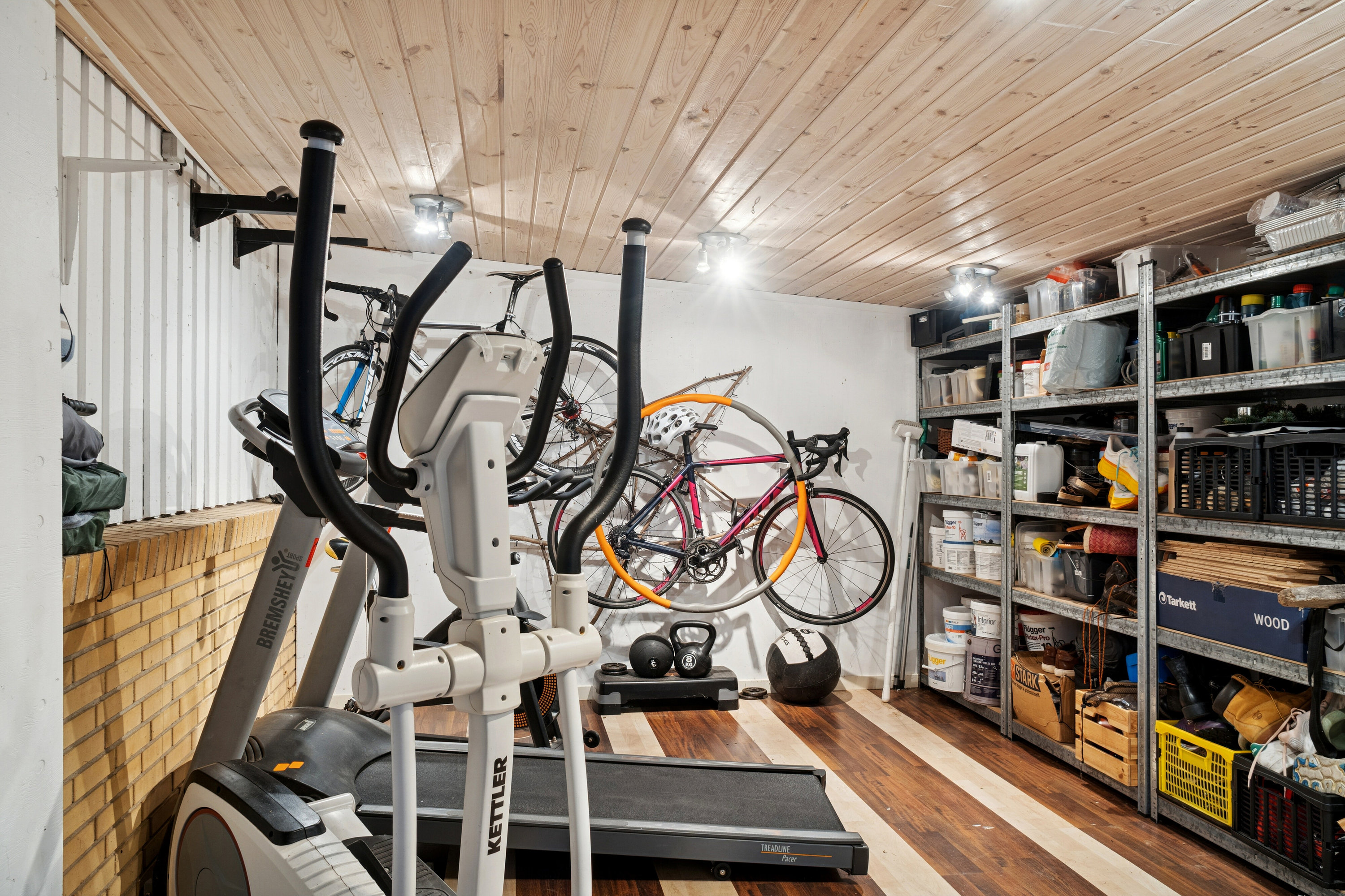 Fremhævet indendørs billede i fuldskærmstilstand. Billede af Hjorthøj 42, 4400 Kalundborg