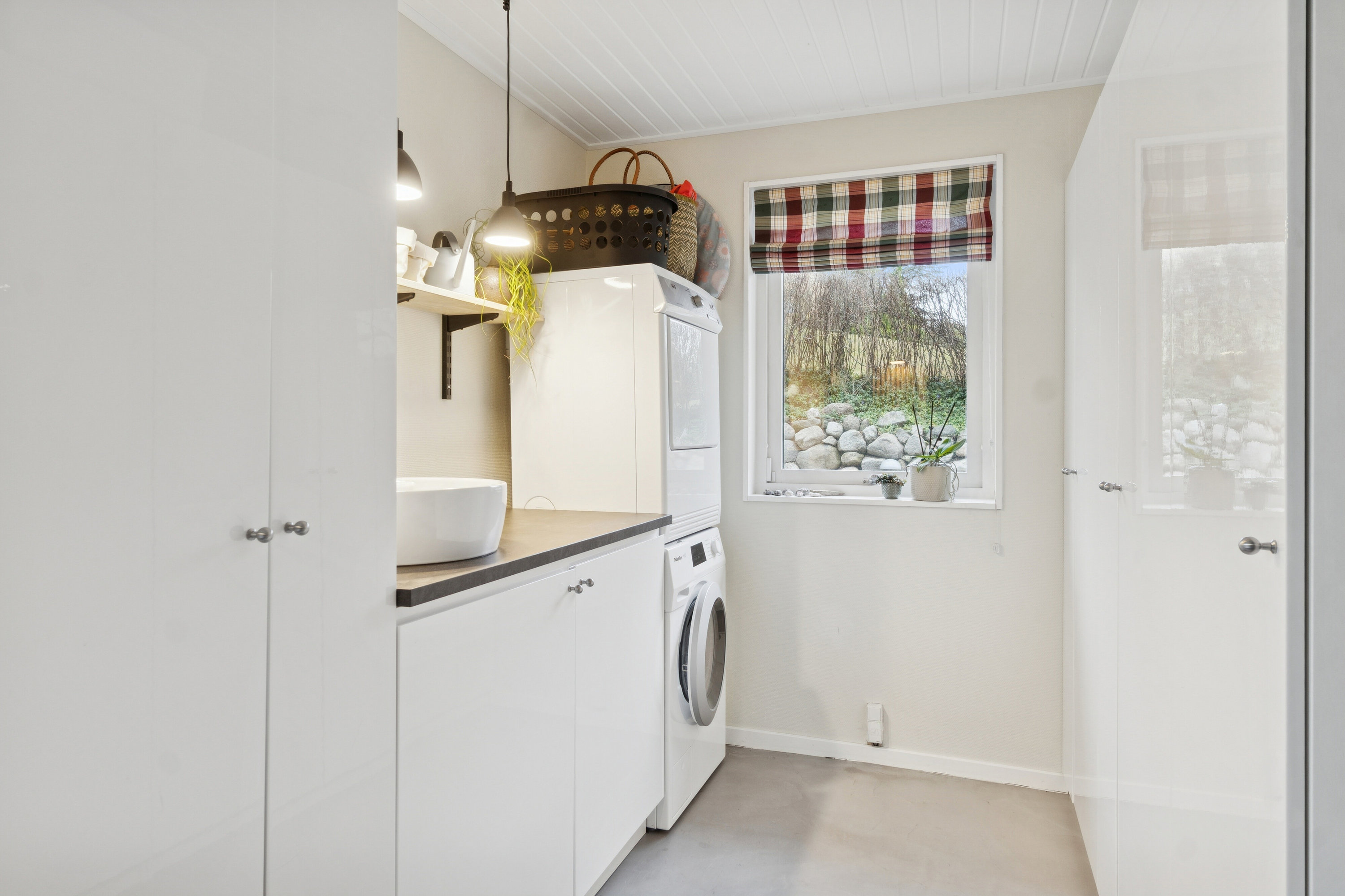 Fremhævet indendørs billede i fuldskærmstilstand. Billede af Hjorthøj 42, 4400 Kalundborg