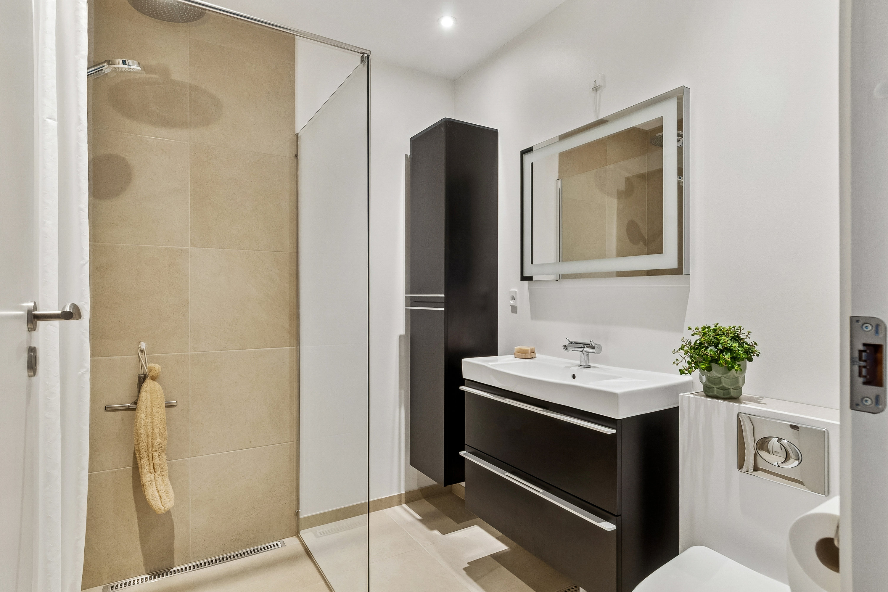 Fremhævet badeværelse billede i fuldskærmstilstand. Billede af Weendam Alle 26, 2791 Dragør