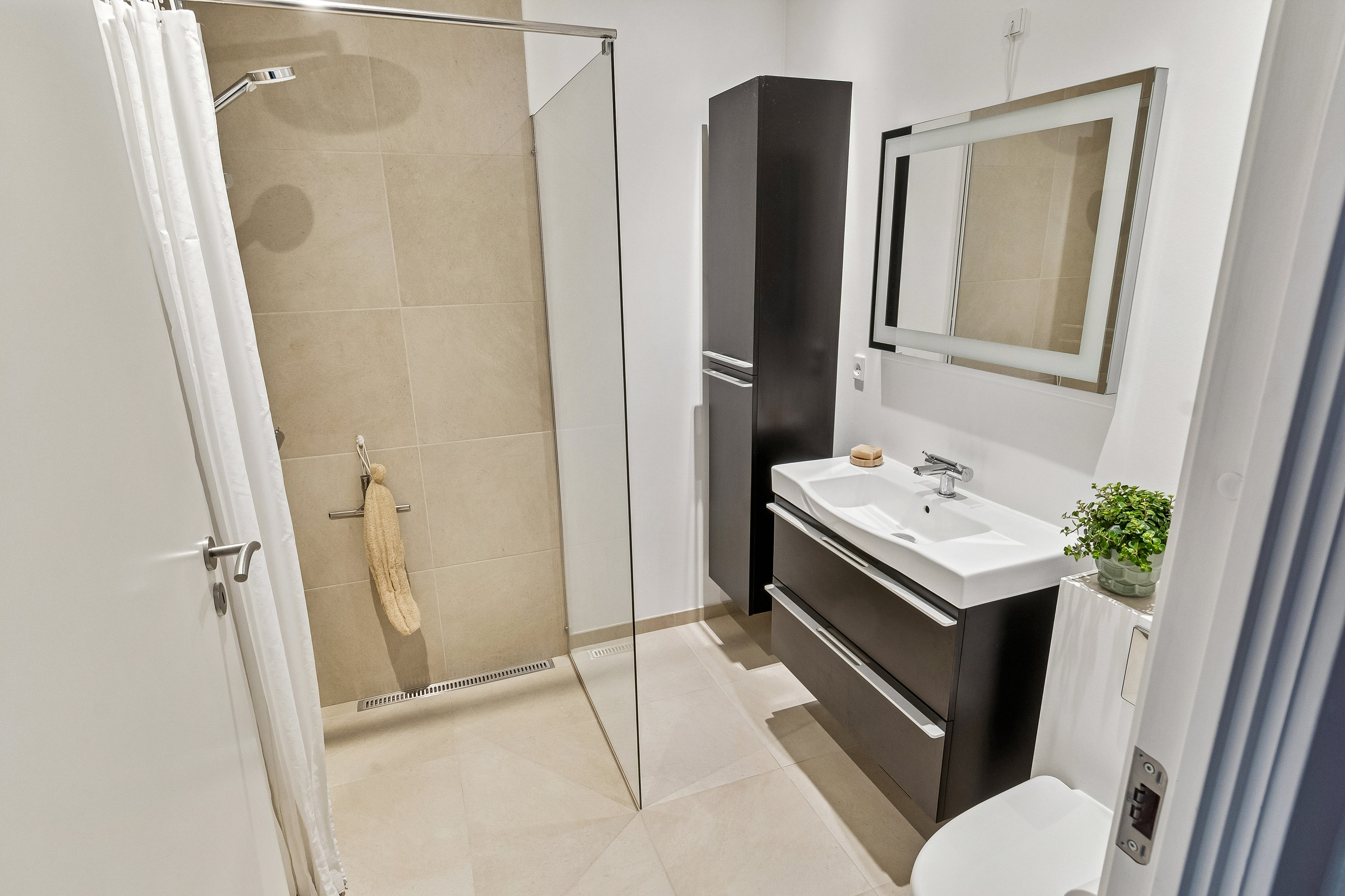 Fremhævet badeværelse billede i fuldskærmstilstand. Billede af Weendam Alle 26, 2791 Dragør