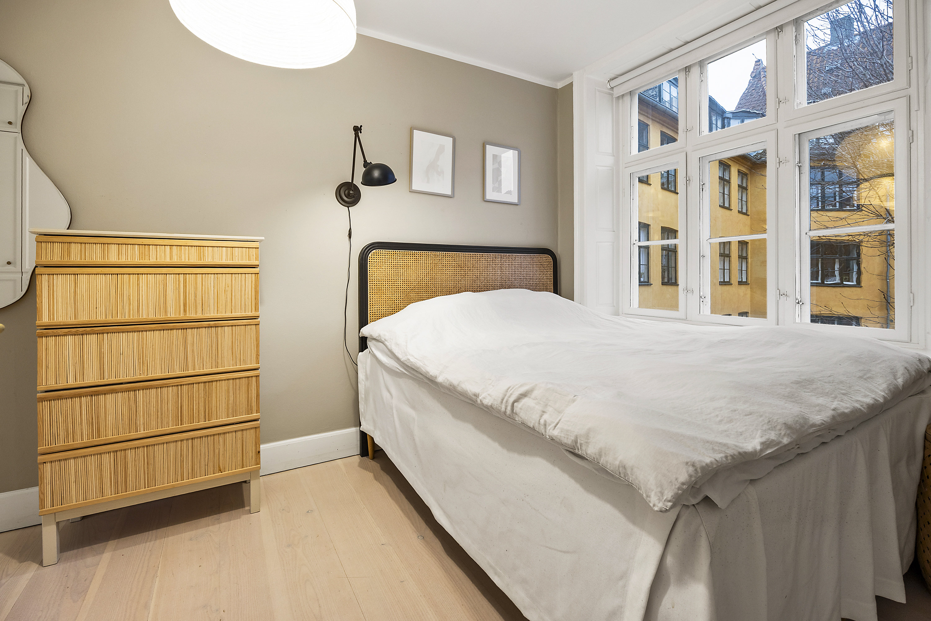Fremhævet soveværelse billede i fuldskærmstilstand. Billede af Fiolstræde 28A, 2. th., 1171 København K