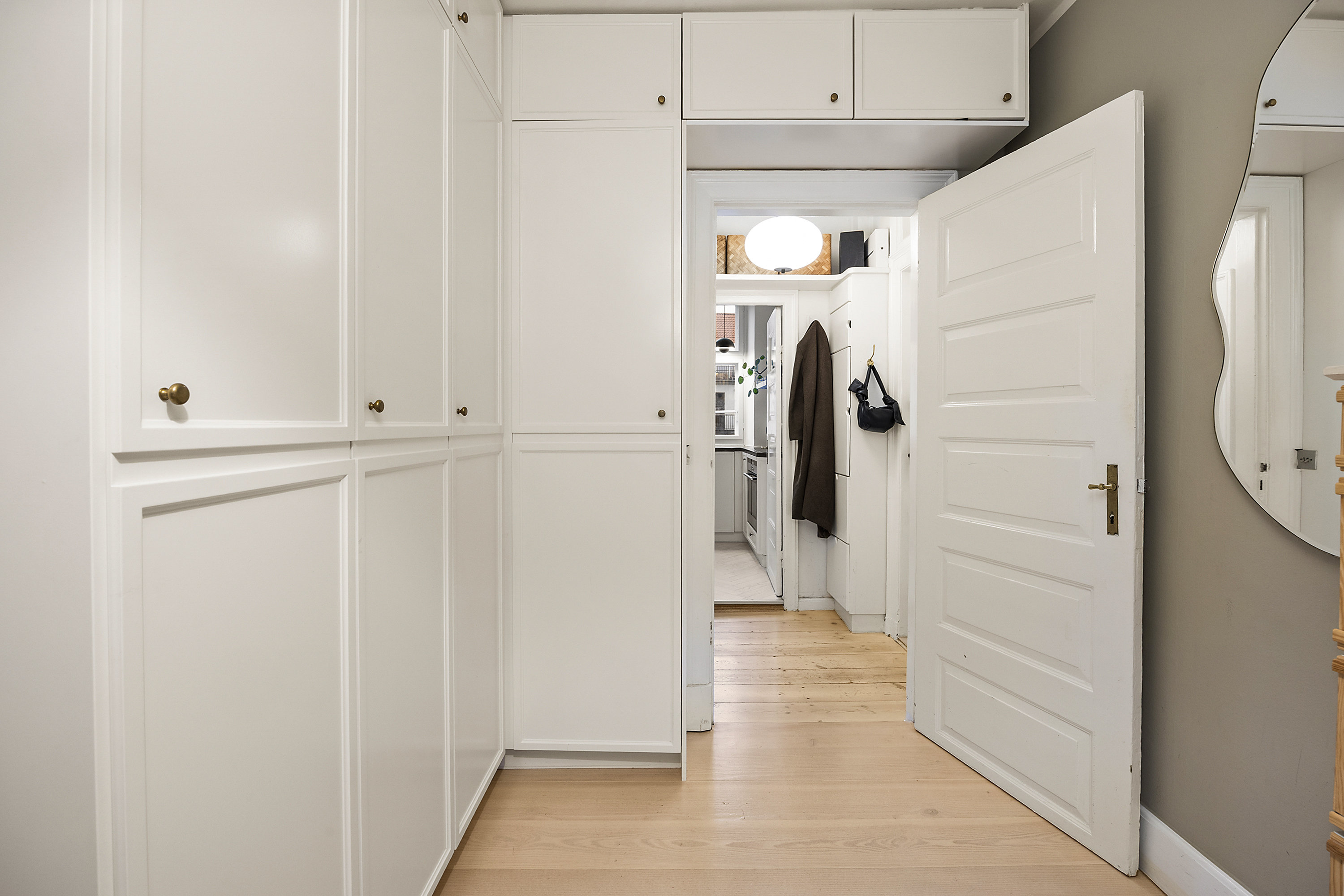 Fremhævet soveværelse billede i fuldskærmstilstand. Billede af Fiolstræde 28A, 2. th., 1171 København K