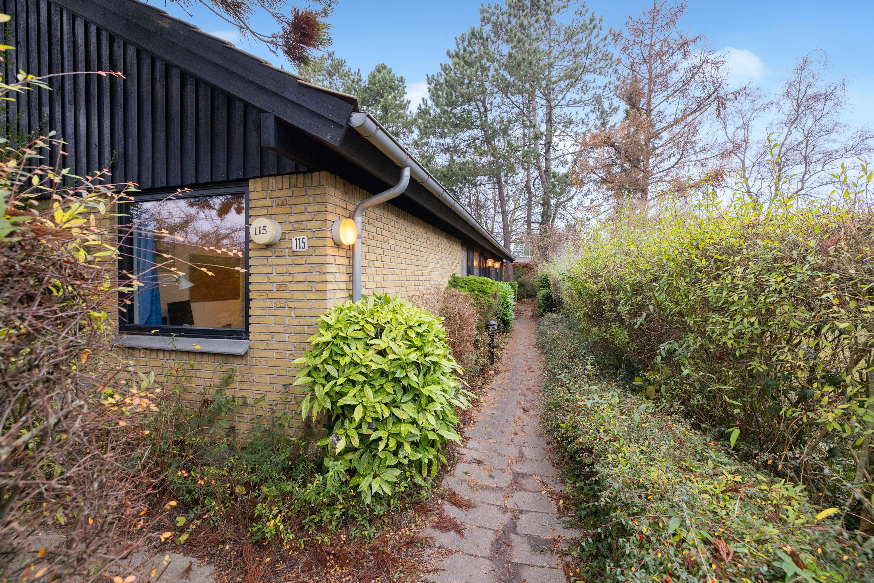 Fremhævet  billede i fuldskærmstilstand. Billede af Klokkerfaldet 115, Hasle, 8210 Aarhus V