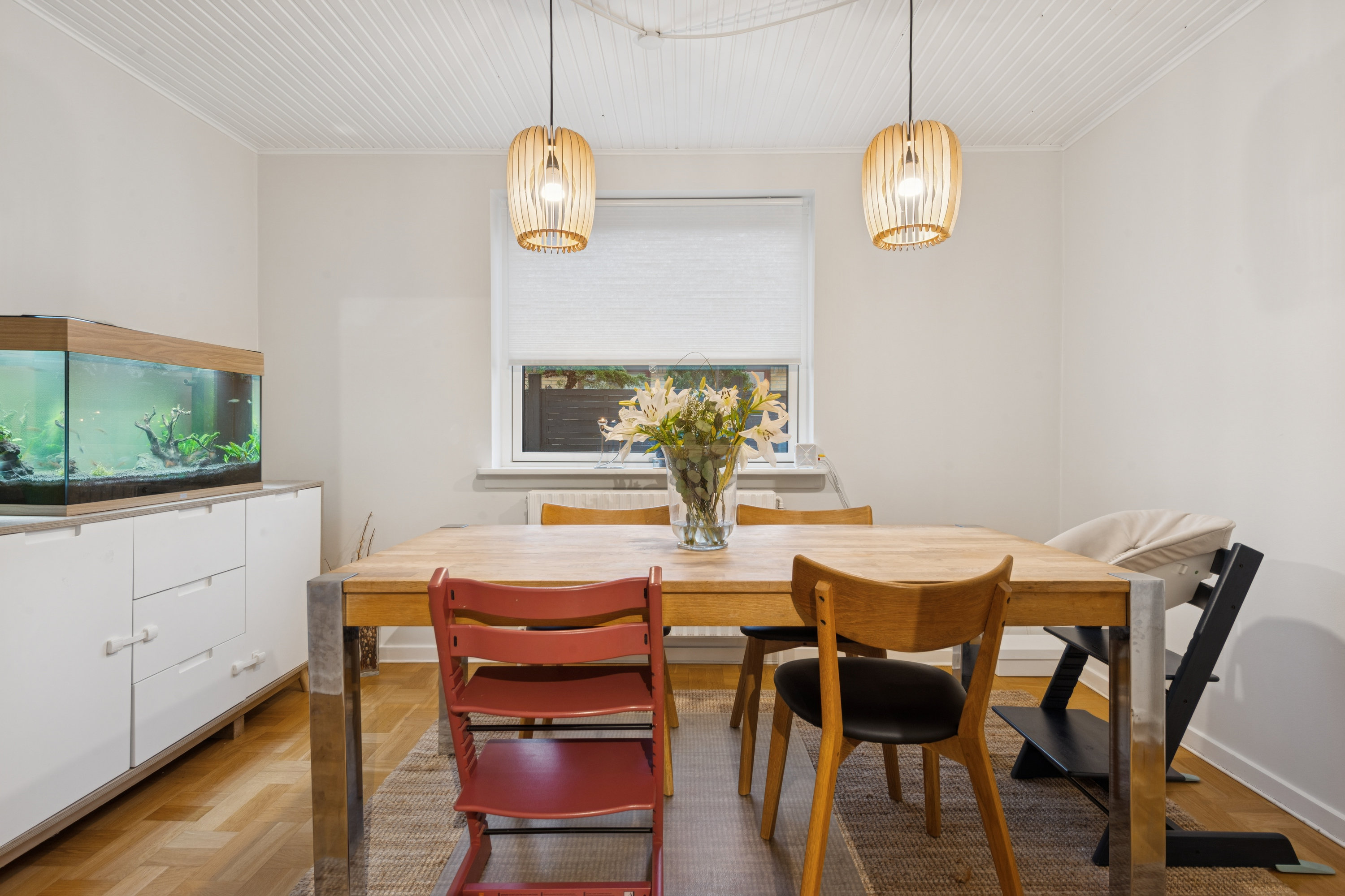 Fremhævet stue billede i fuldskærmstilstand. Billede af Højager 84, 2670 Greve