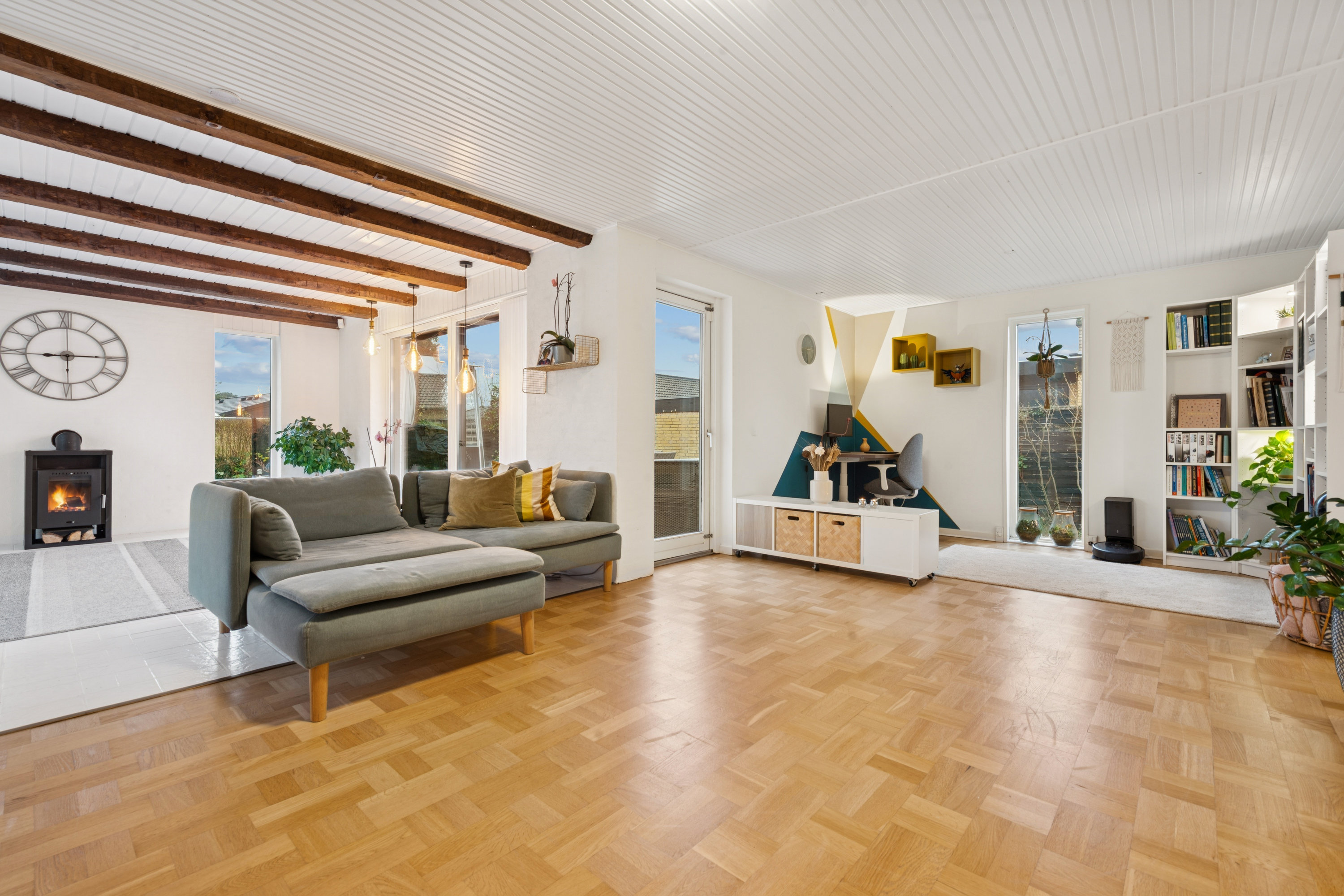 Fremhævet stue billede i fuldskærmstilstand. Billede af Højager 84, 2670 Greve