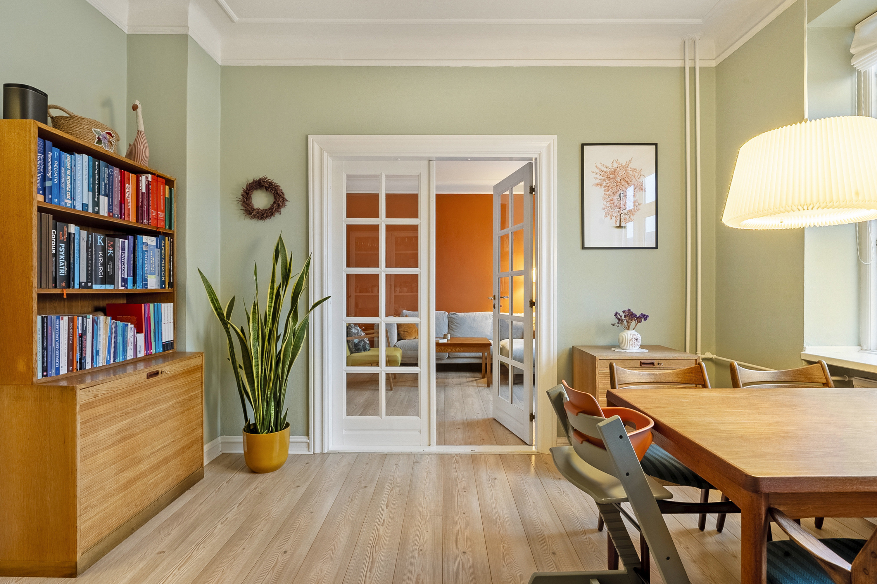 Fremhævet spisestue billede i fuldskærmstilstand. Billede af Sdr. Boulevard 228, 1., 5000 Odense C