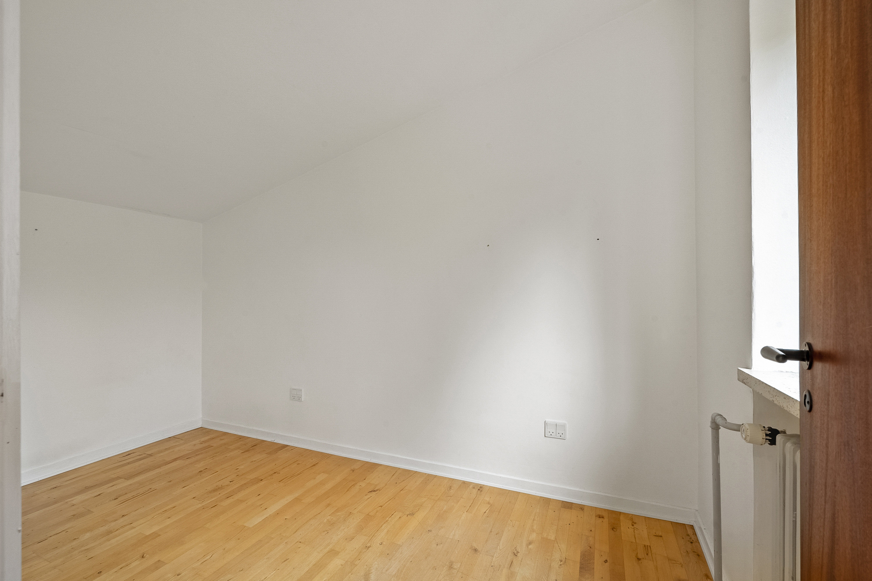 Fremhævet værelse billede i fuldskærmstilstand. Billede af Edvard Weies Vænge 43, 5220 Odense SØ