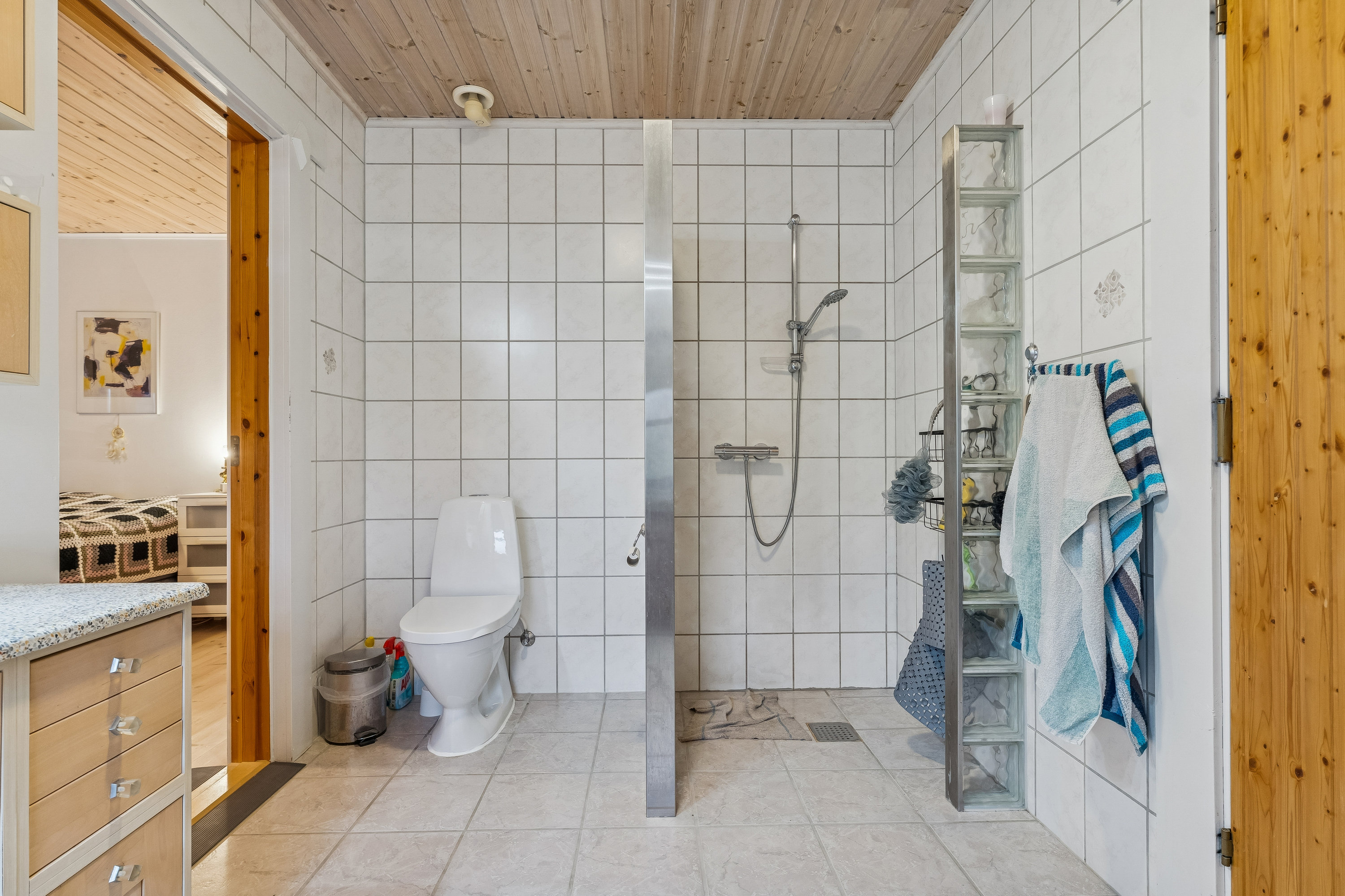 Fremhævet badeværelse billede i fuldskærmstilstand. Billede af Amstrup Bakker 32, 8860 Ulstrup