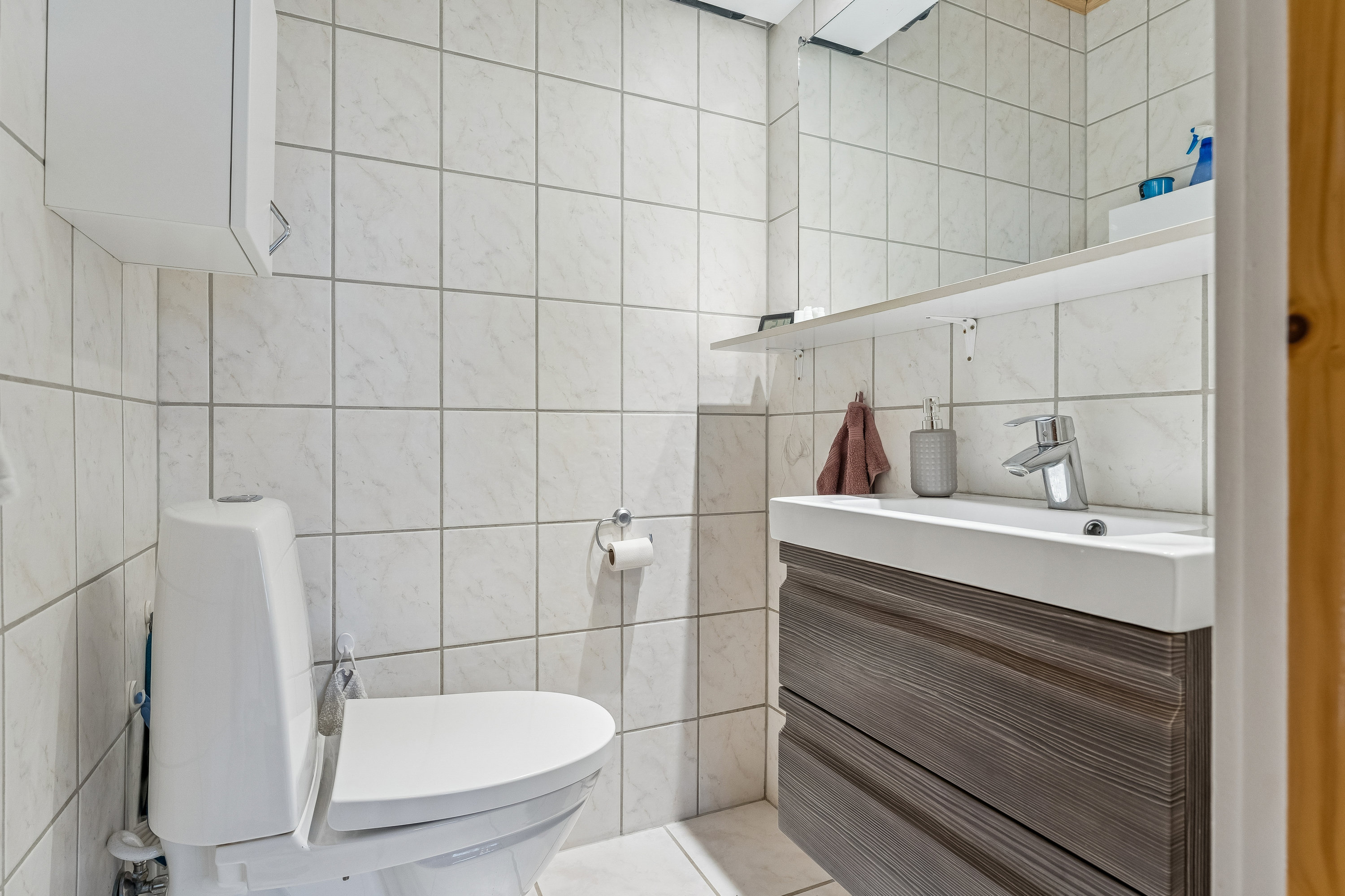 Fremhævet badeværelse billede i fuldskærmstilstand. Billede af Amstrup Bakker 32, 8860 Ulstrup