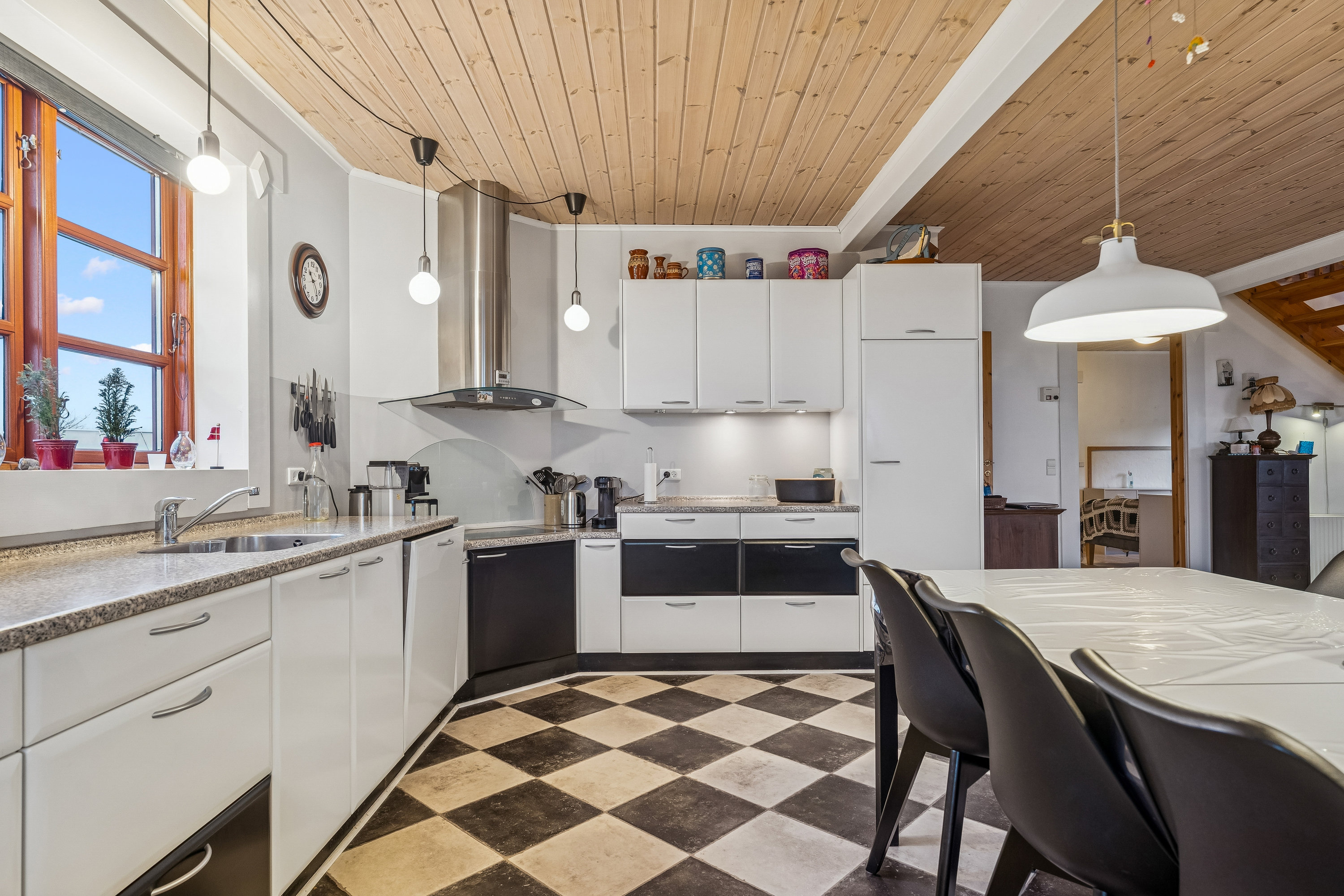 Fremhævet køkken billede i fuldskærmstilstand. Billede af Amstrup Bakker 32, 8860 Ulstrup