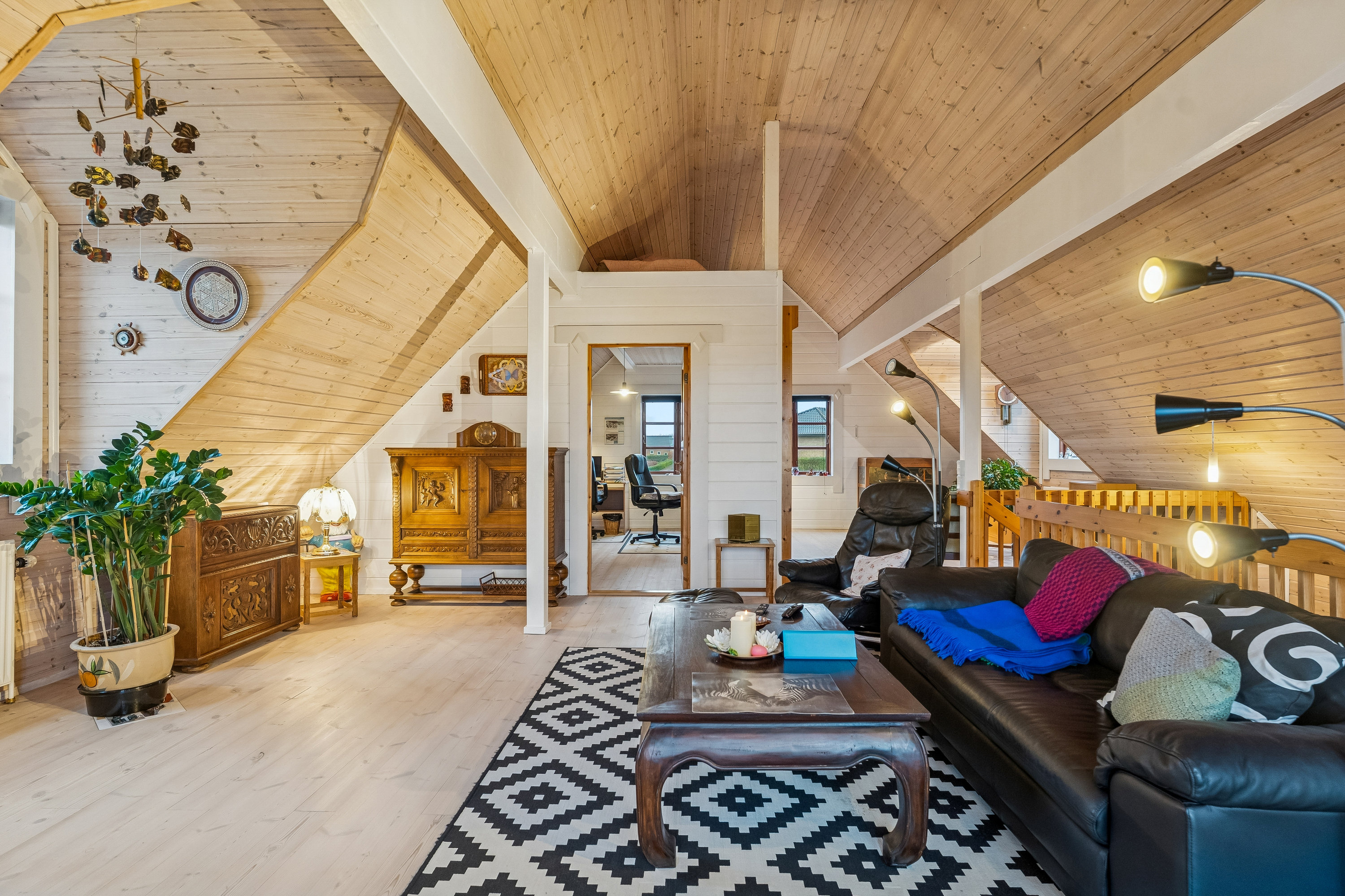 Fremhævet stue billede i fuldskærmstilstand. Billede af Amstrup Bakker 32, 8860 Ulstrup