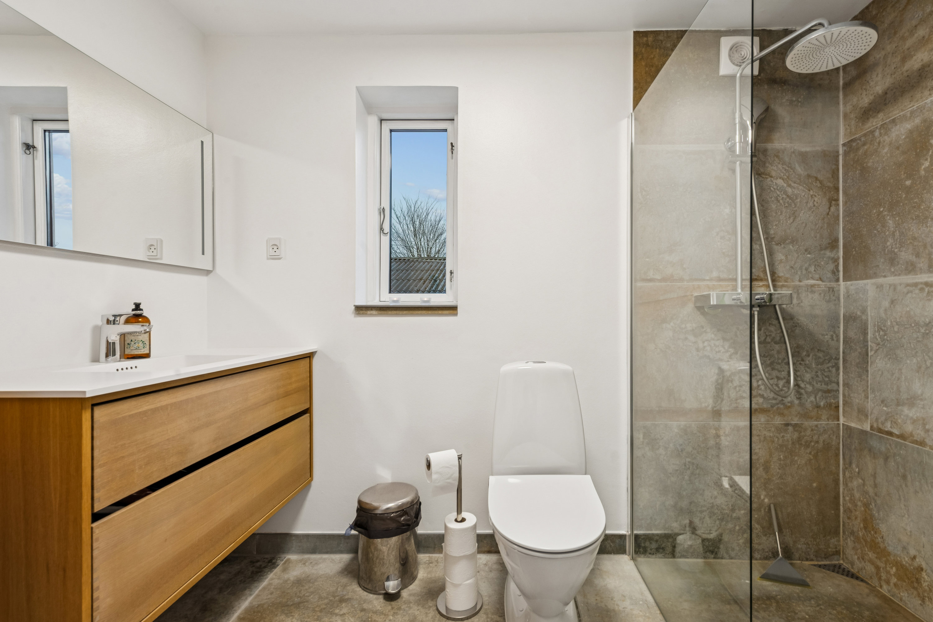 Fremhævet badeværelse billede i fuldskærmstilstand. Billede af Lyngevej 29, Fløng, 2640 Hedehusene