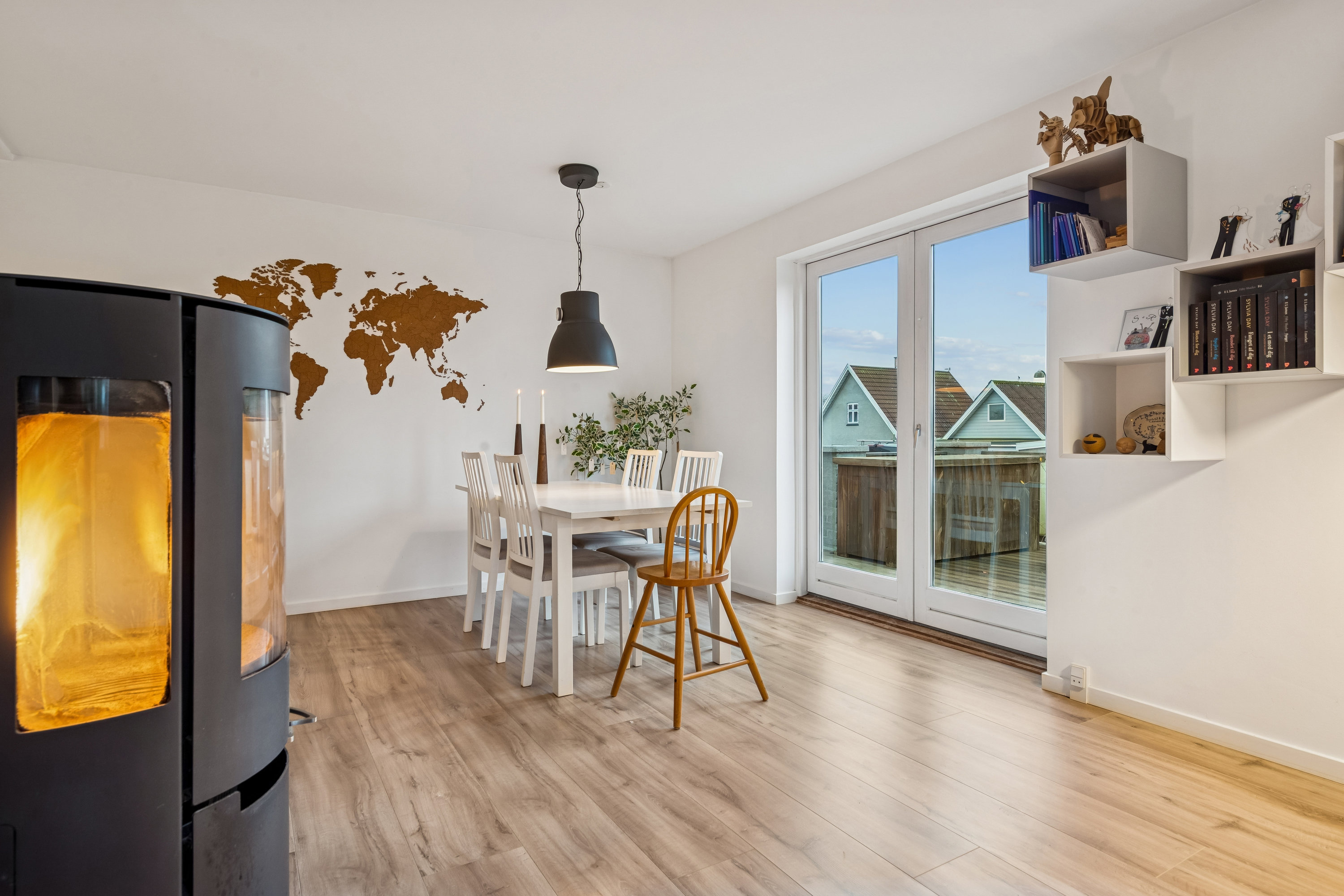 Fremhævet stue billede i fuldskærmstilstand. Billede af Lyngevej 29, Fløng, 2640 Hedehusene