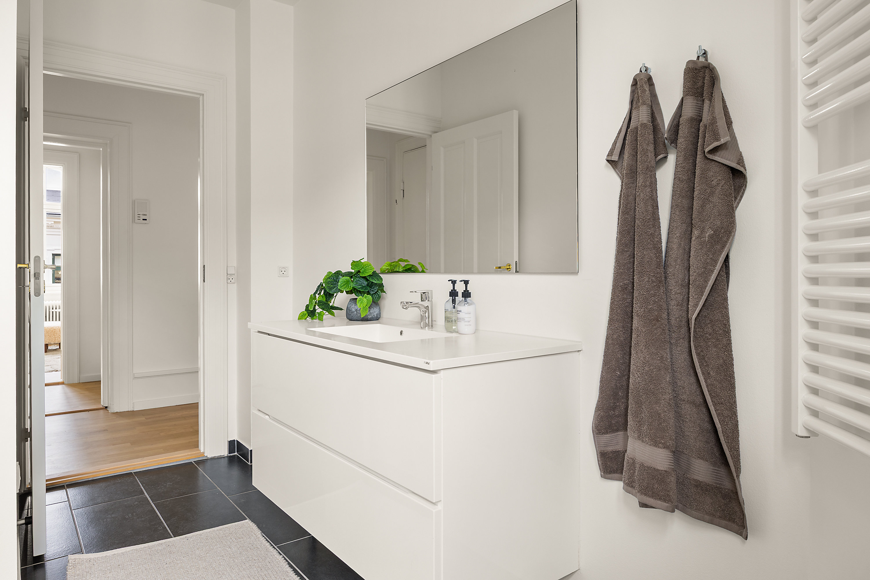 Fremhævet badeværelse billede i fuldskærmstilstand. Billede af Linnésgade 22C, 4. th., 1361 København K