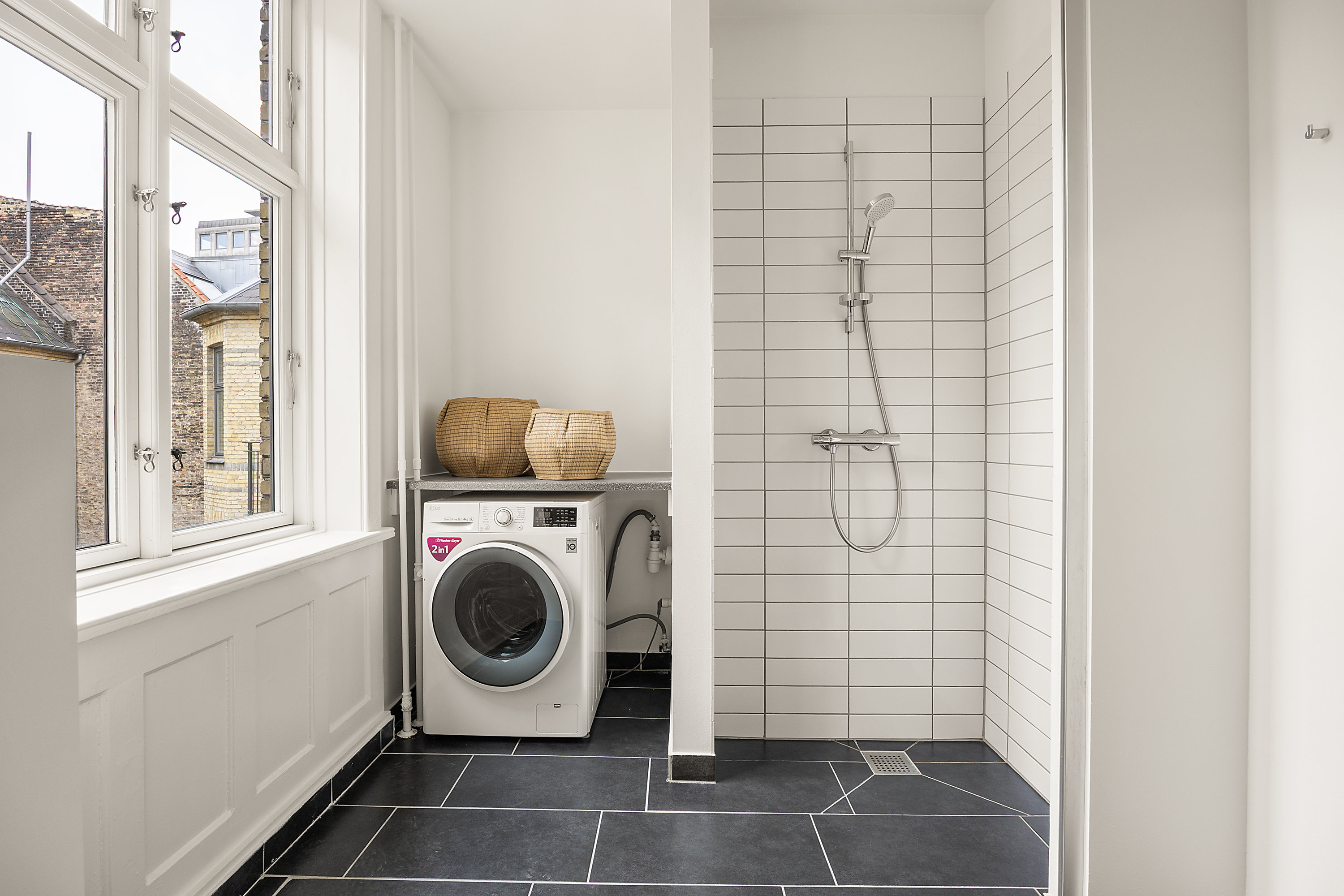 Fremhævet badeværelse billede i fuldskærmstilstand. Billede af Linnésgade 22C, 4. th., 1361 København K