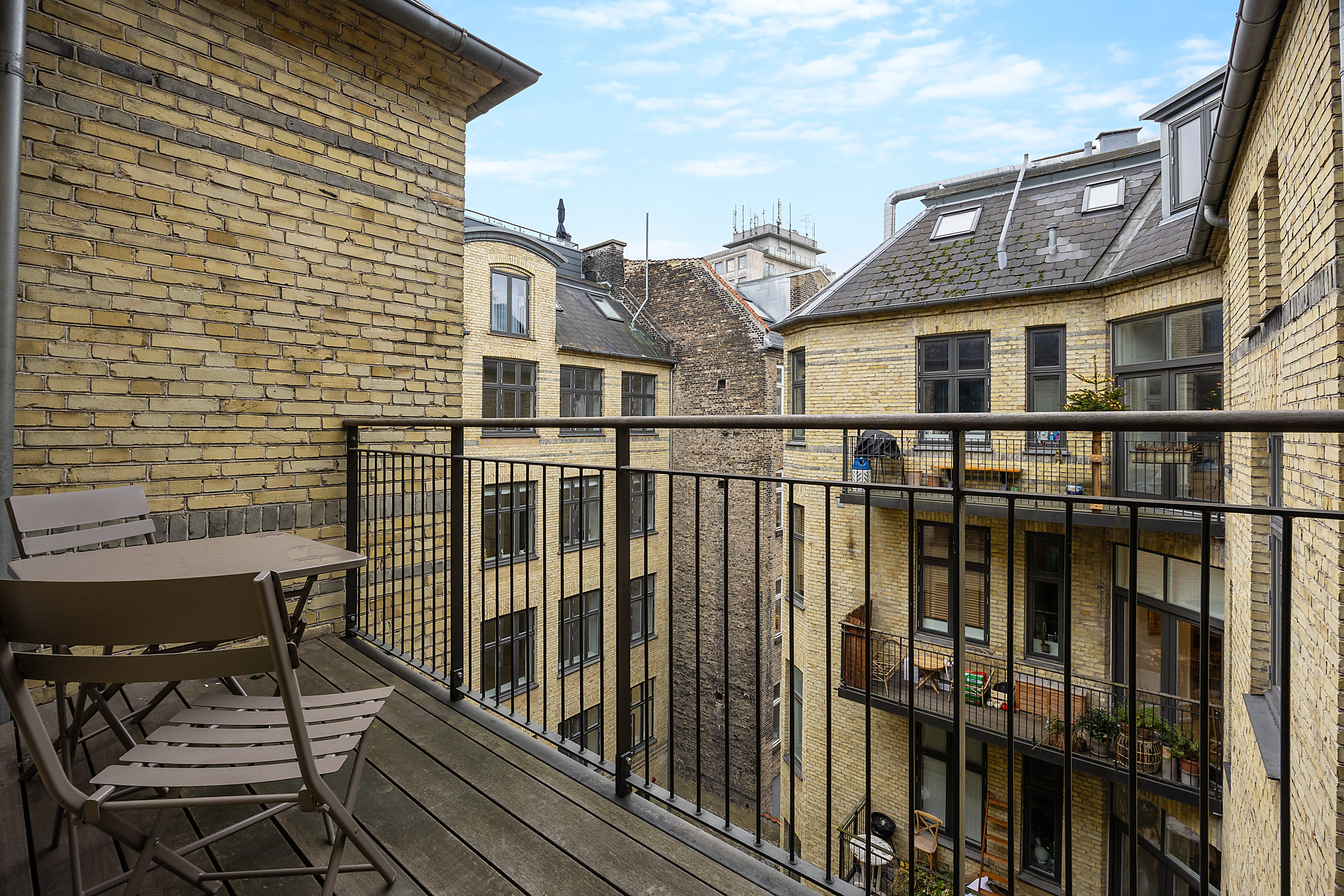 Fremhævet altan billede i fuldskærmstilstand. Billede af Linnésgade 22C, 4. th., 1361 København K