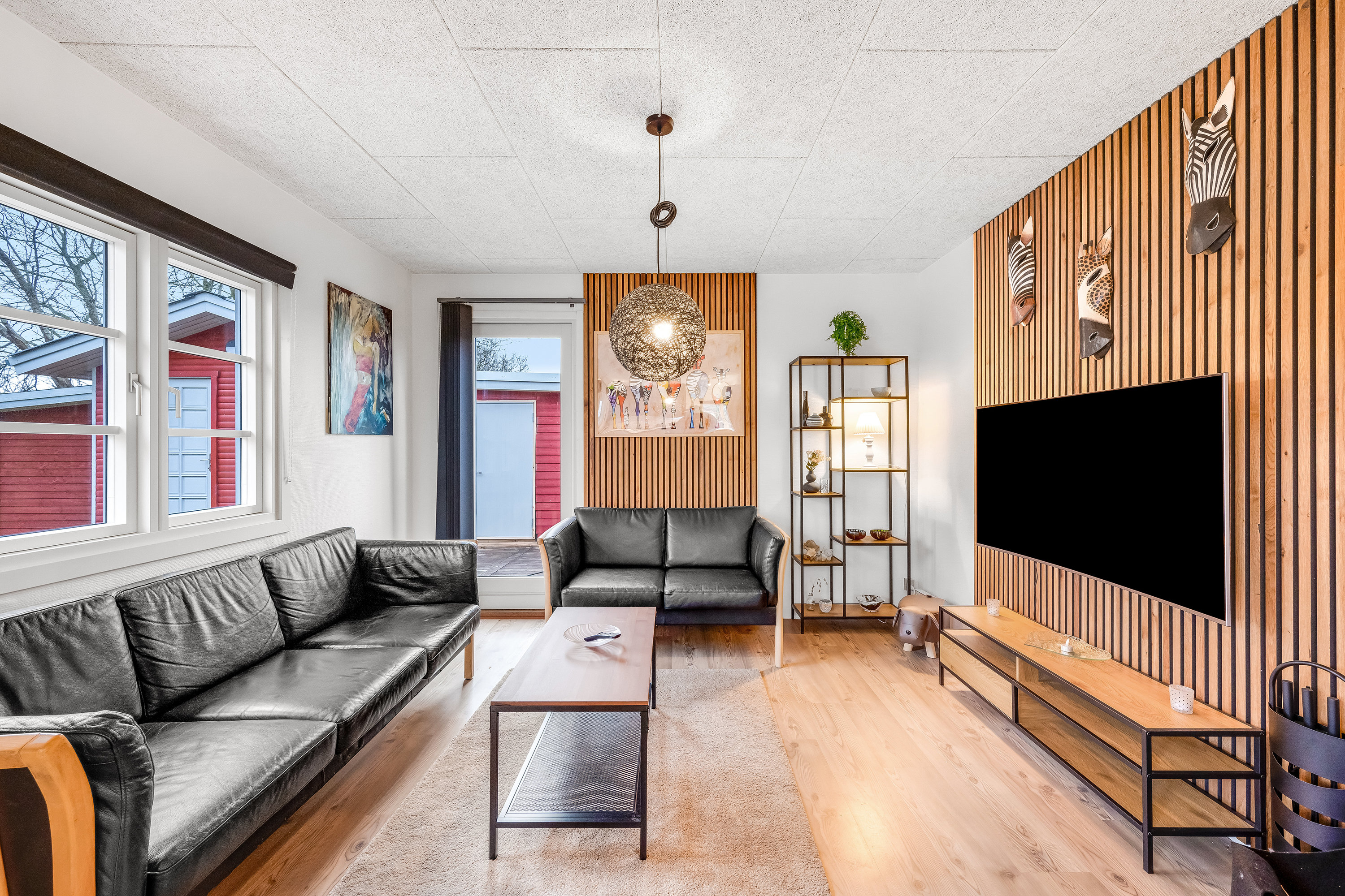 Fremhævet stue billede i fuldskærmstilstand. Billede af Egernvej 39, 6893 Hemmet