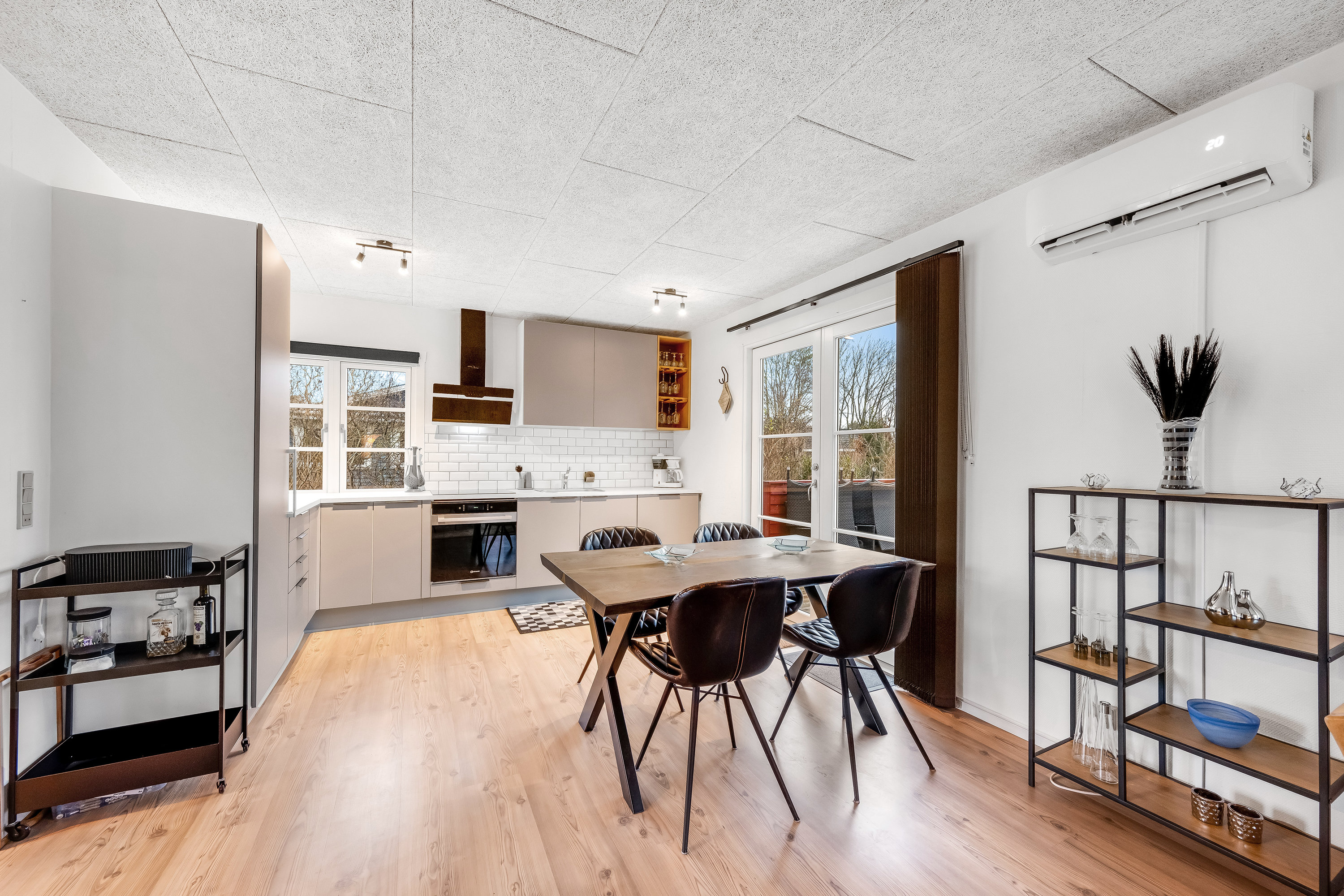 Fremhævet stue billede i fuldskærmstilstand. Billede af Egernvej 39, 6893 Hemmet