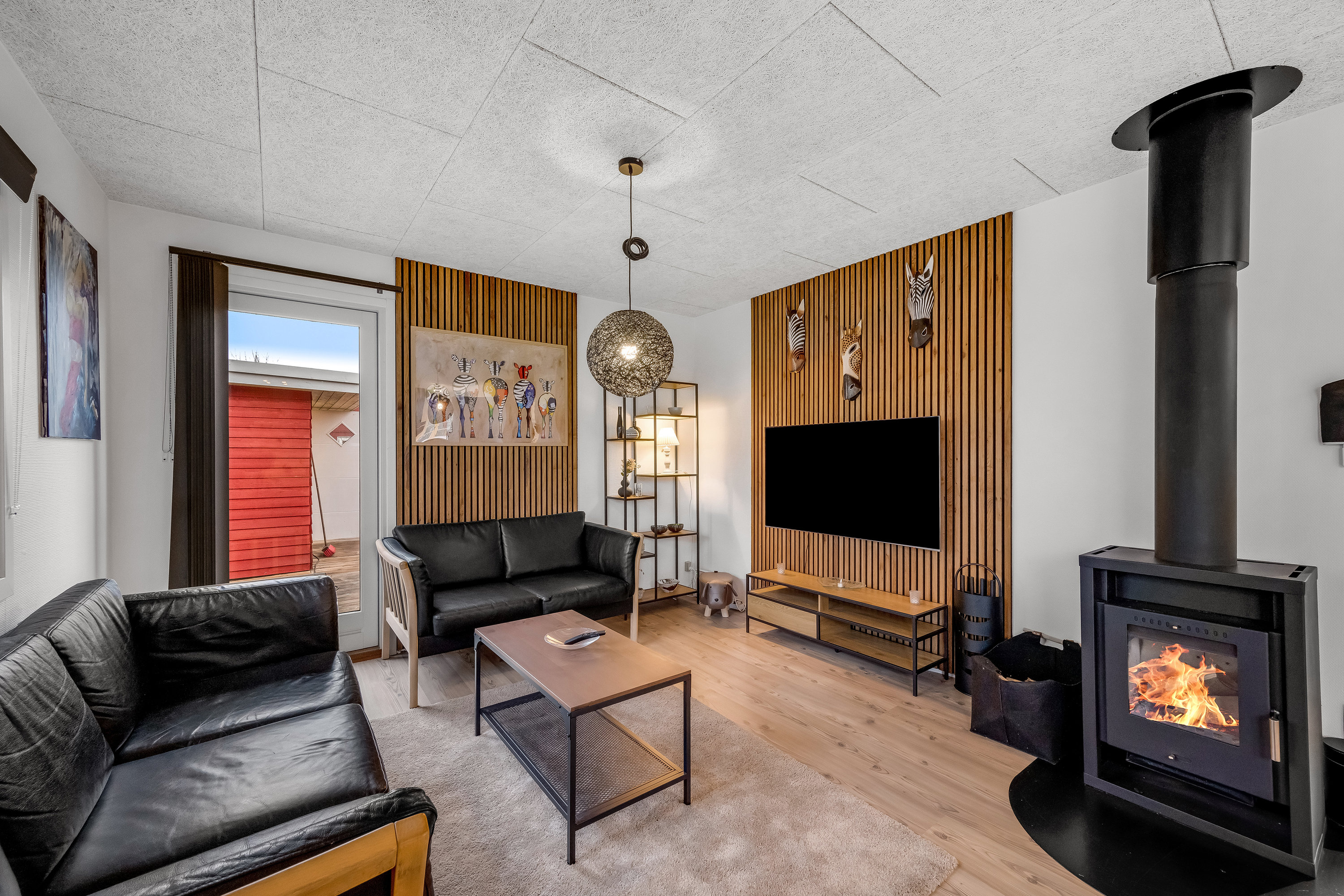 Fremhævet stue billede i fuldskærmstilstand. Billede af Egernvej 39, 6893 Hemmet