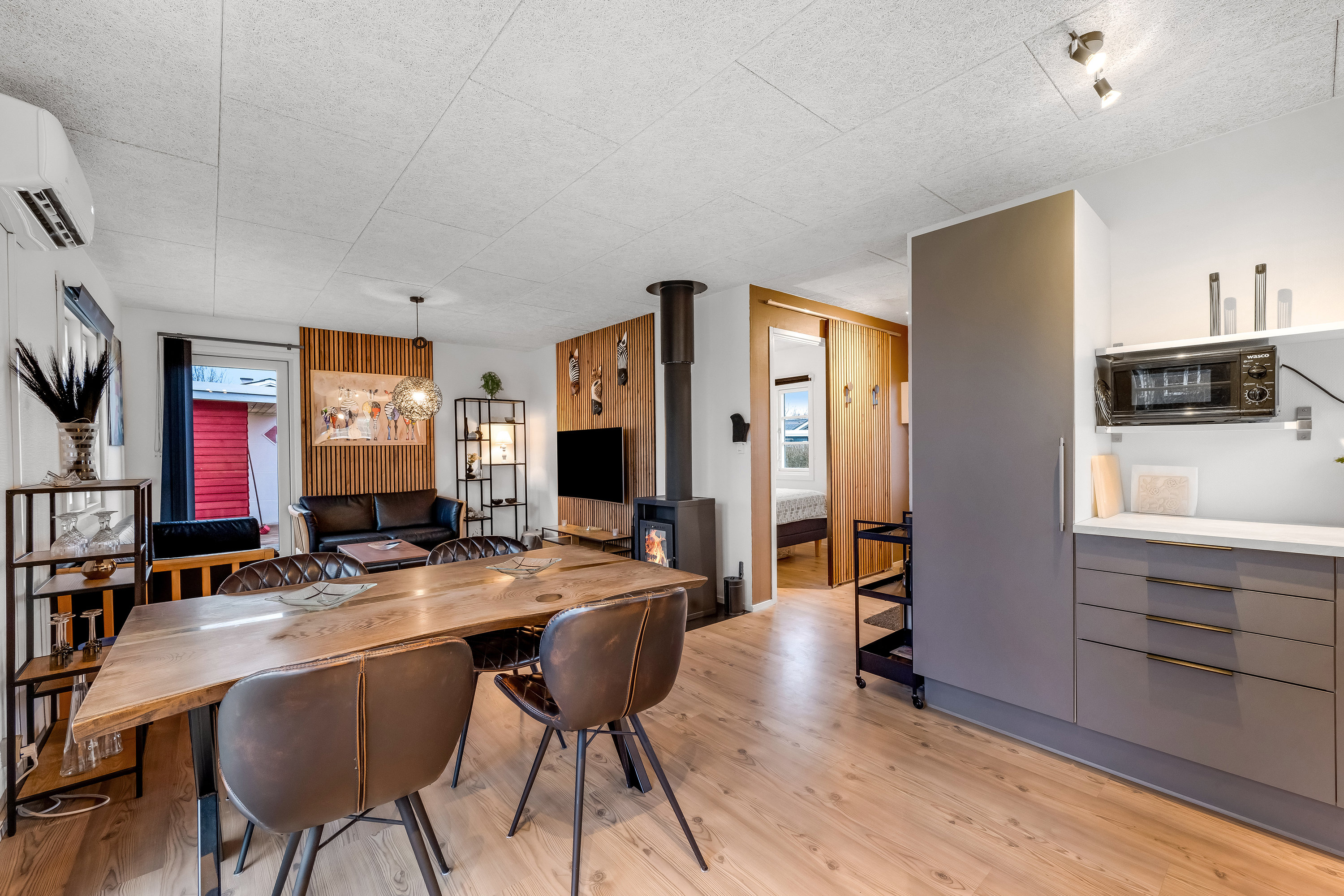 Fremhævet stue billede i fuldskærmstilstand. Billede af Egernvej 39, 6893 Hemmet