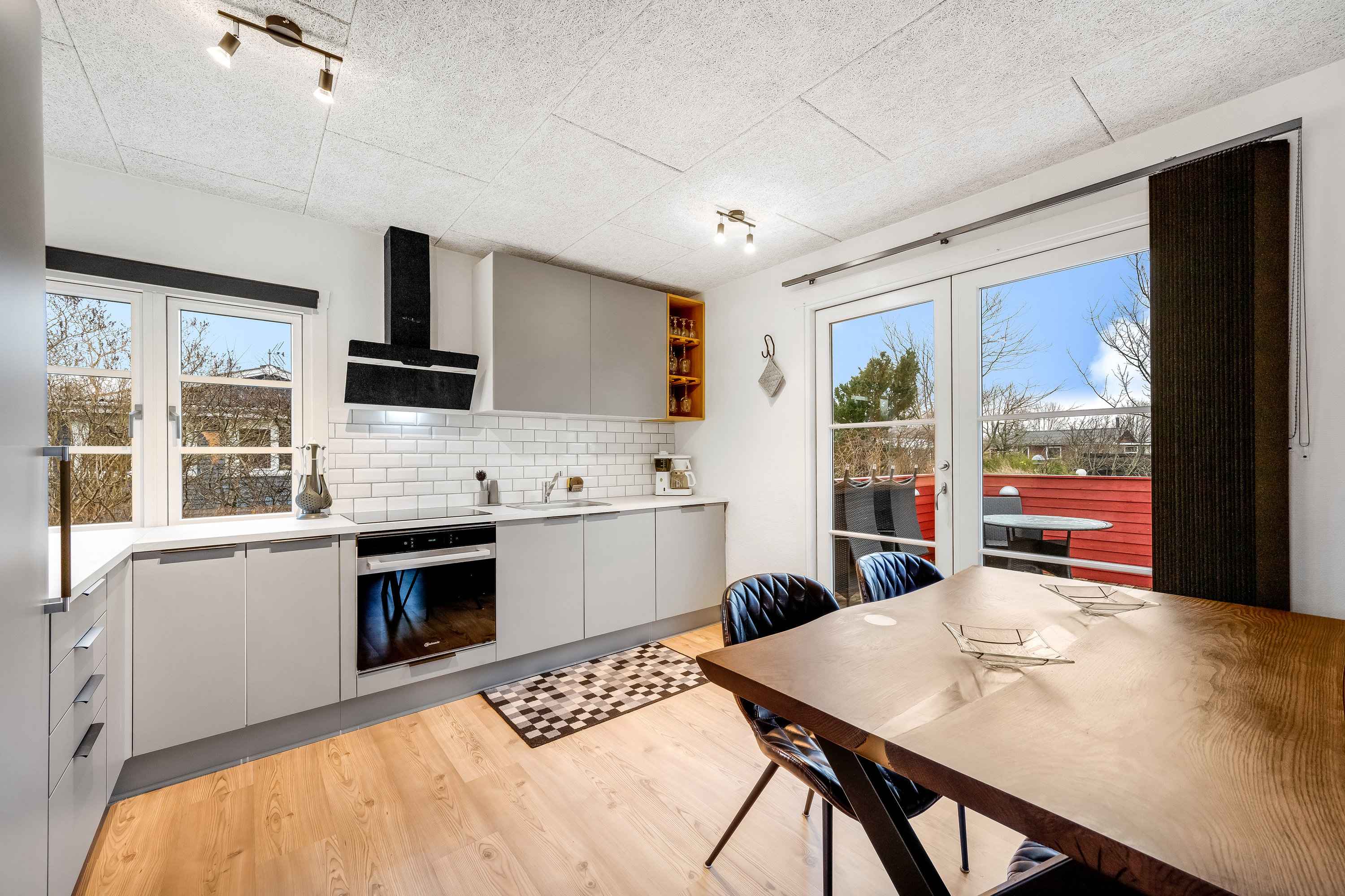 Fremhævet køkken billede i fuldskærmstilstand. Billede af Egernvej 39, 6893 Hemmet
