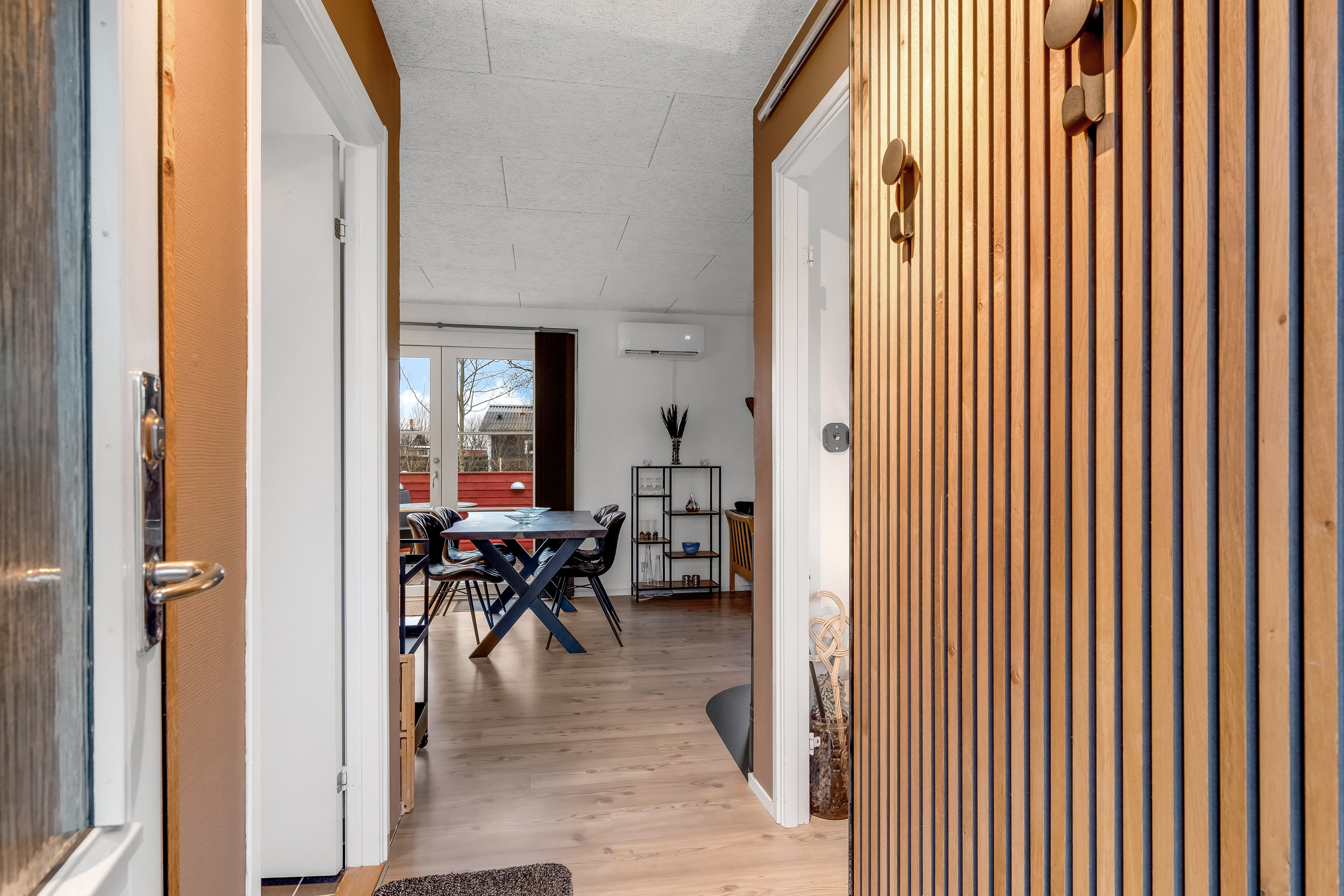 Fremhævet gang billede i fuldskærmstilstand. Billede af Egernvej 39, 6893 Hemmet