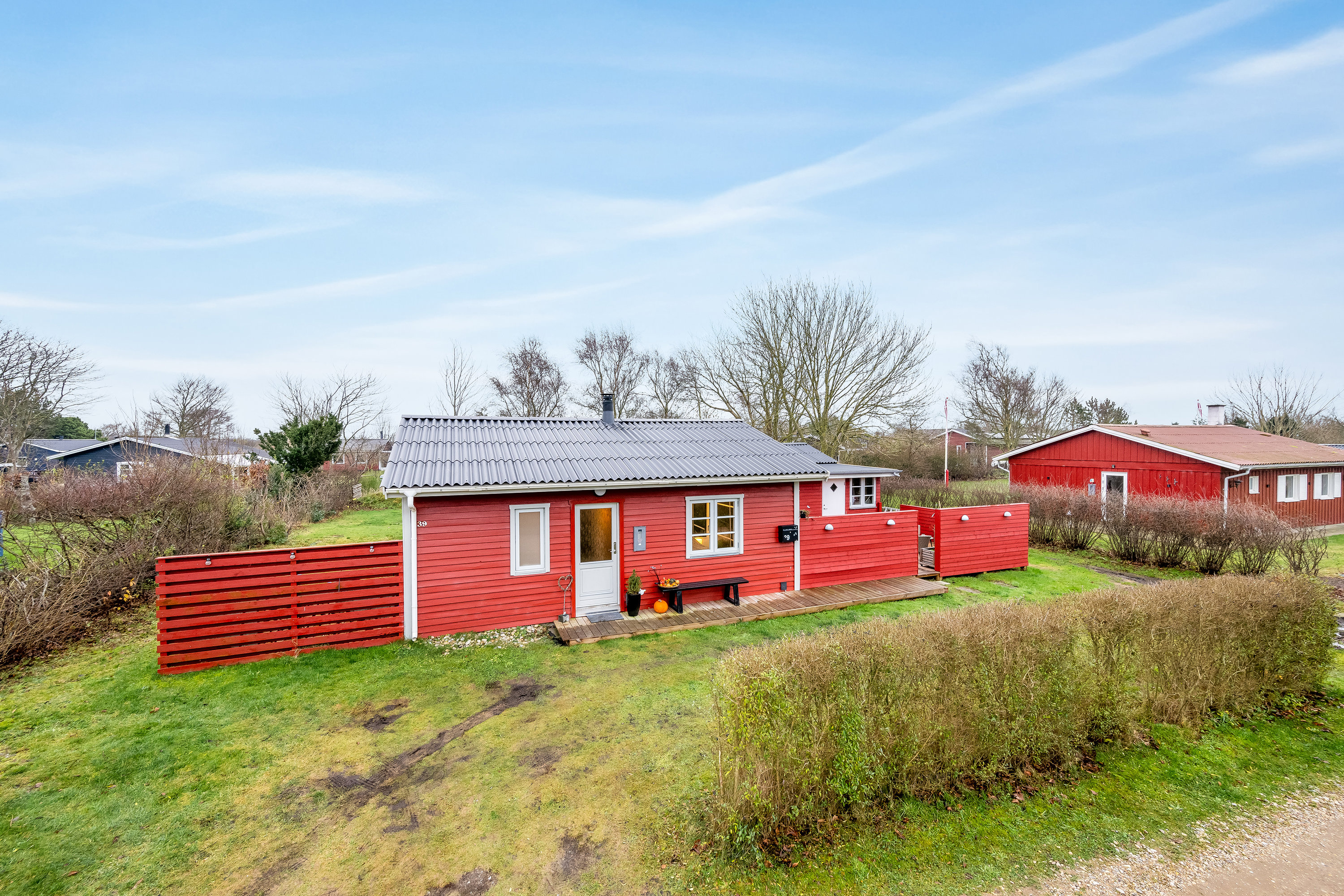 Fremhævet facade billede i fuldskærmstilstand. Billede af Egernvej 39, 6893 Hemmet