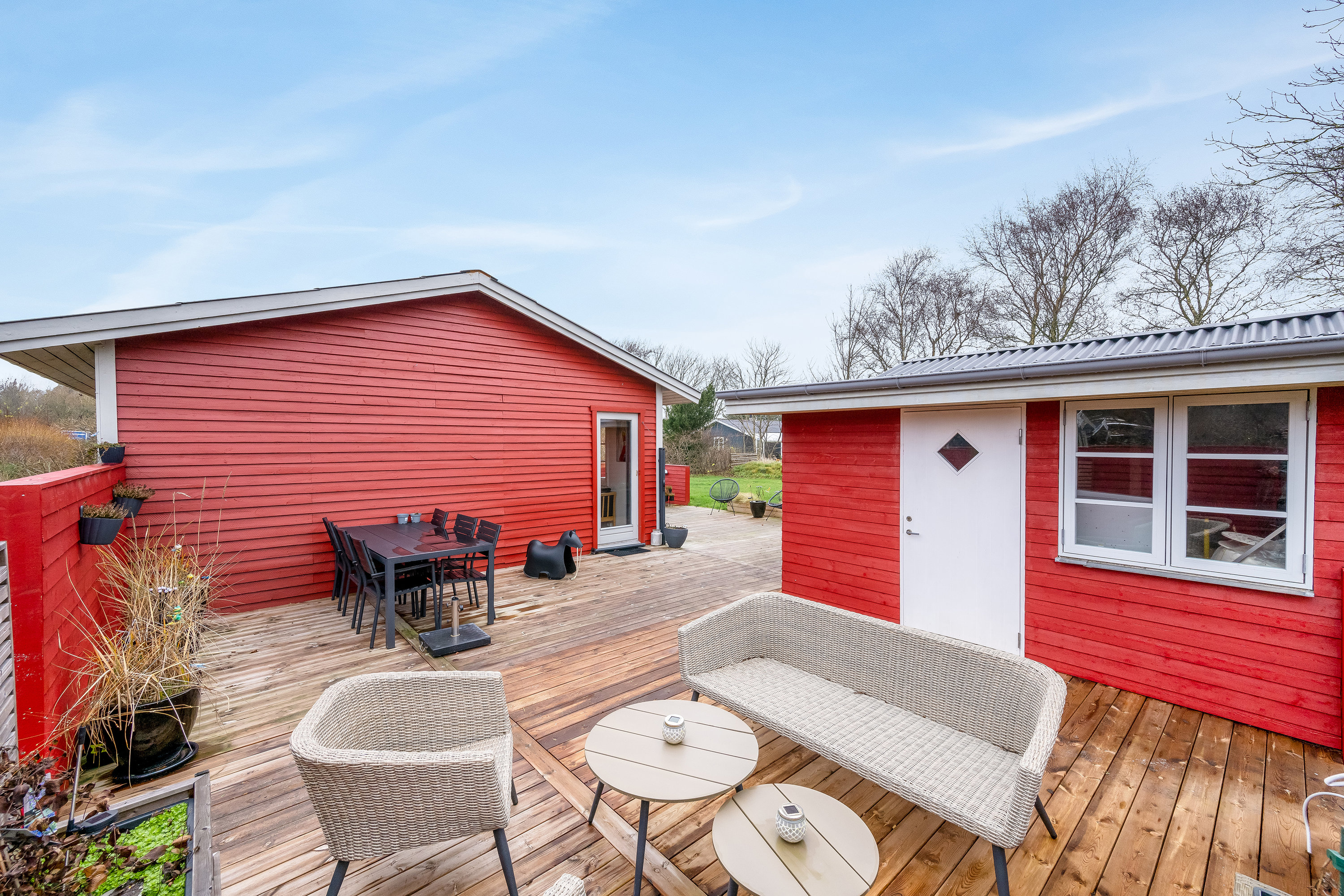 Fremhævet terrasse billede i fuldskærmstilstand. Billede af Egernvej 39, 6893 Hemmet