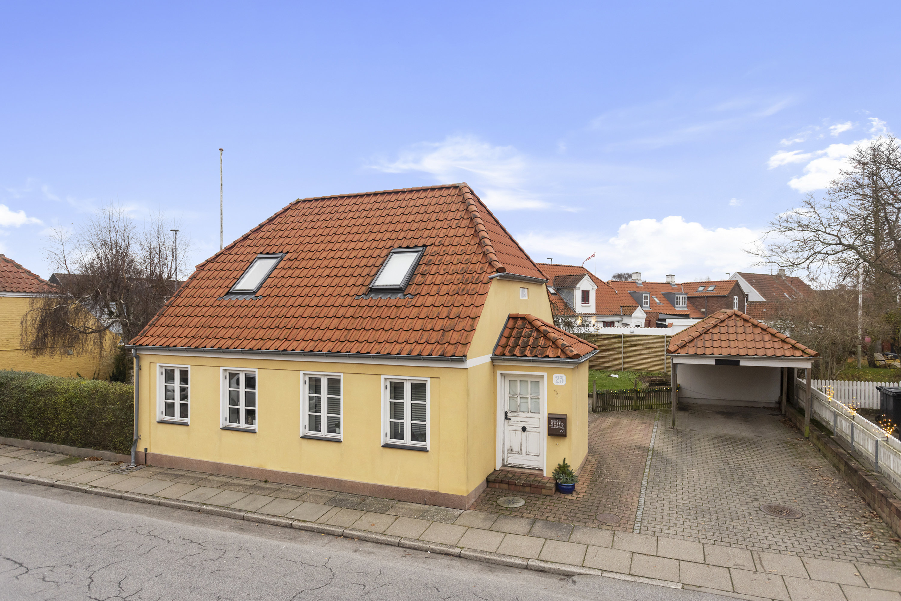 Fremhævet facade billede i fuldskærmstilstand. Billede af Søndergade 25, 9300 Sæby