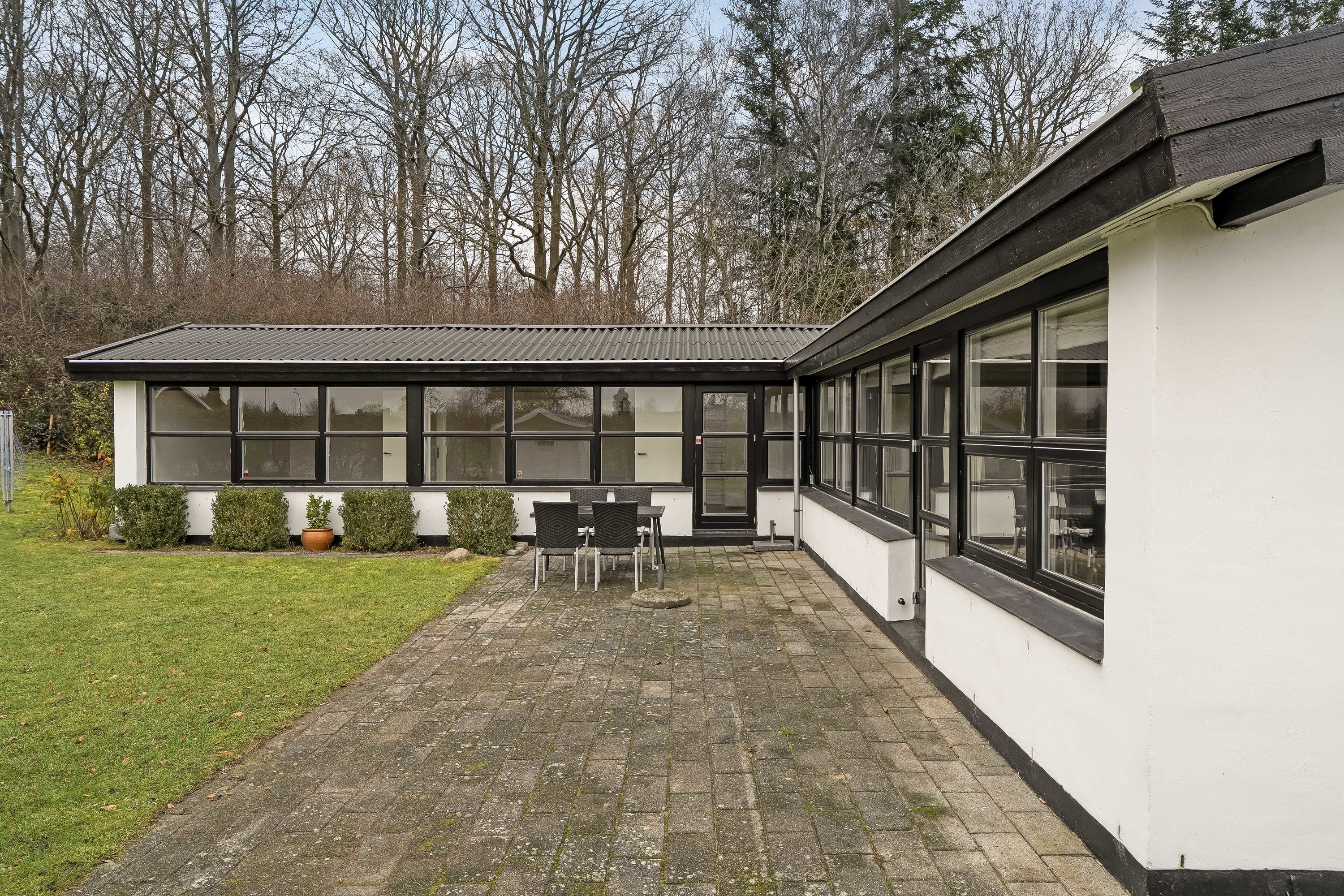 Fremhævet terrasse billede i fuldskærmstilstand. Billede af Skovhegnet 4, 3400 Hillerød