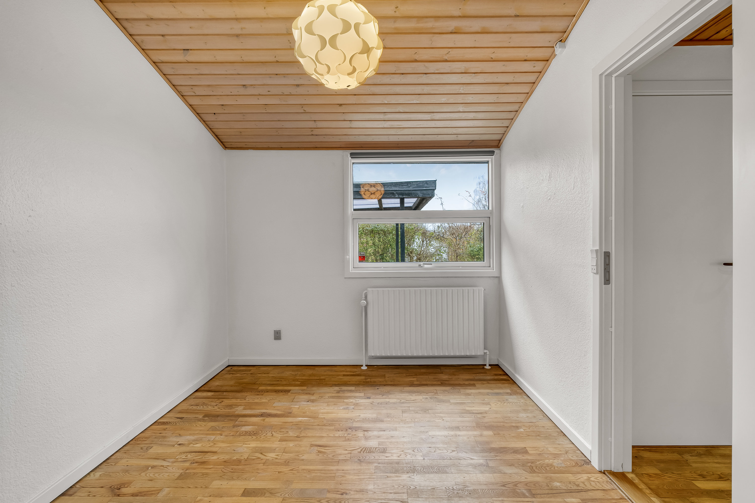 Fremhævet andet billede i fuldskærmstilstand. Billede af Skovhegnet 4, 3400 Hillerød