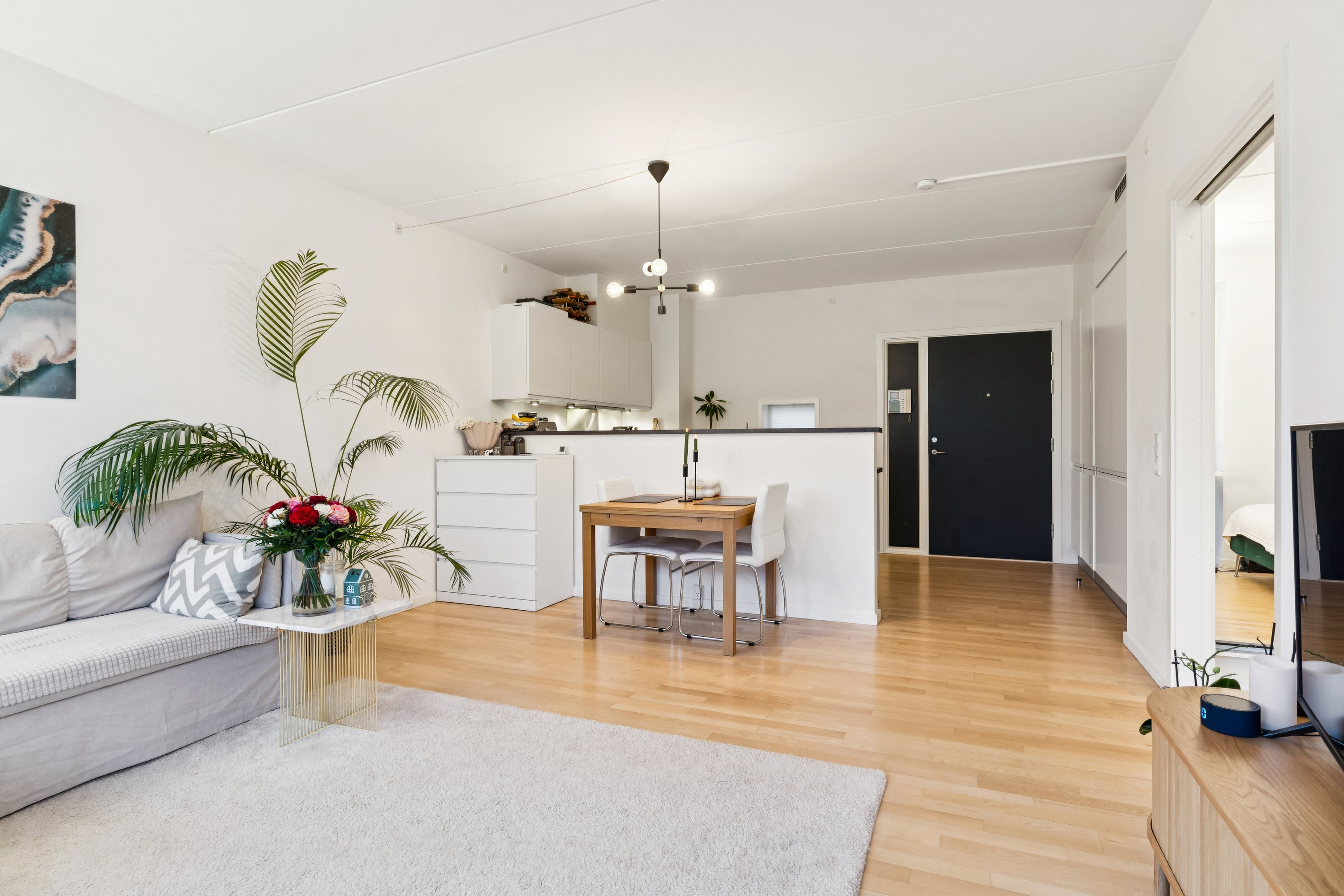 Fremhævet stue billede i fuldskærmstilstand. Billede af Baune Alle 2, 1. d., 2800 Kongens Lyngby