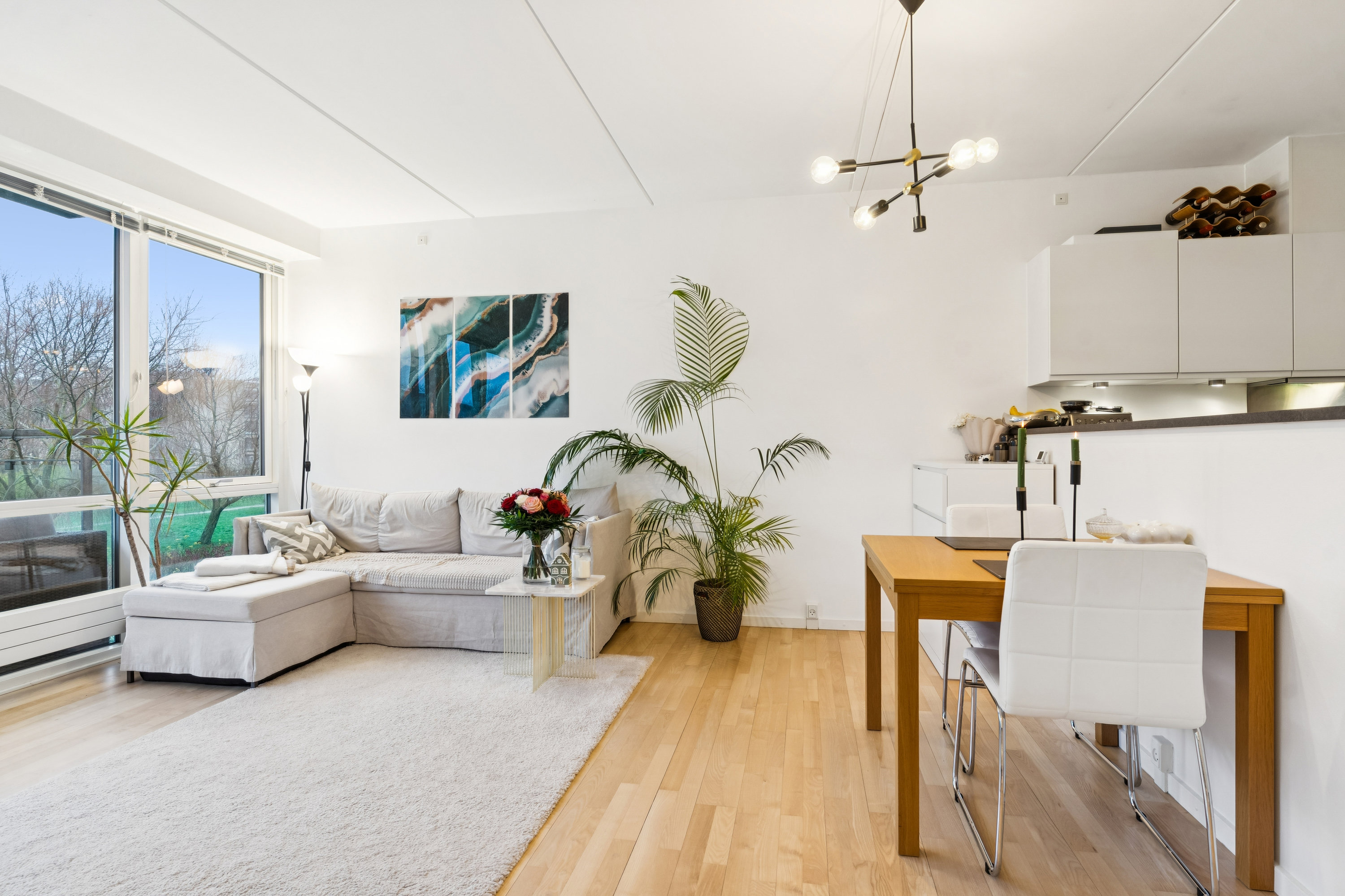 Fremhævet stue billede i fuldskærmstilstand. Billede af Baune Alle 2, 1. d., 2800 Kongens Lyngby